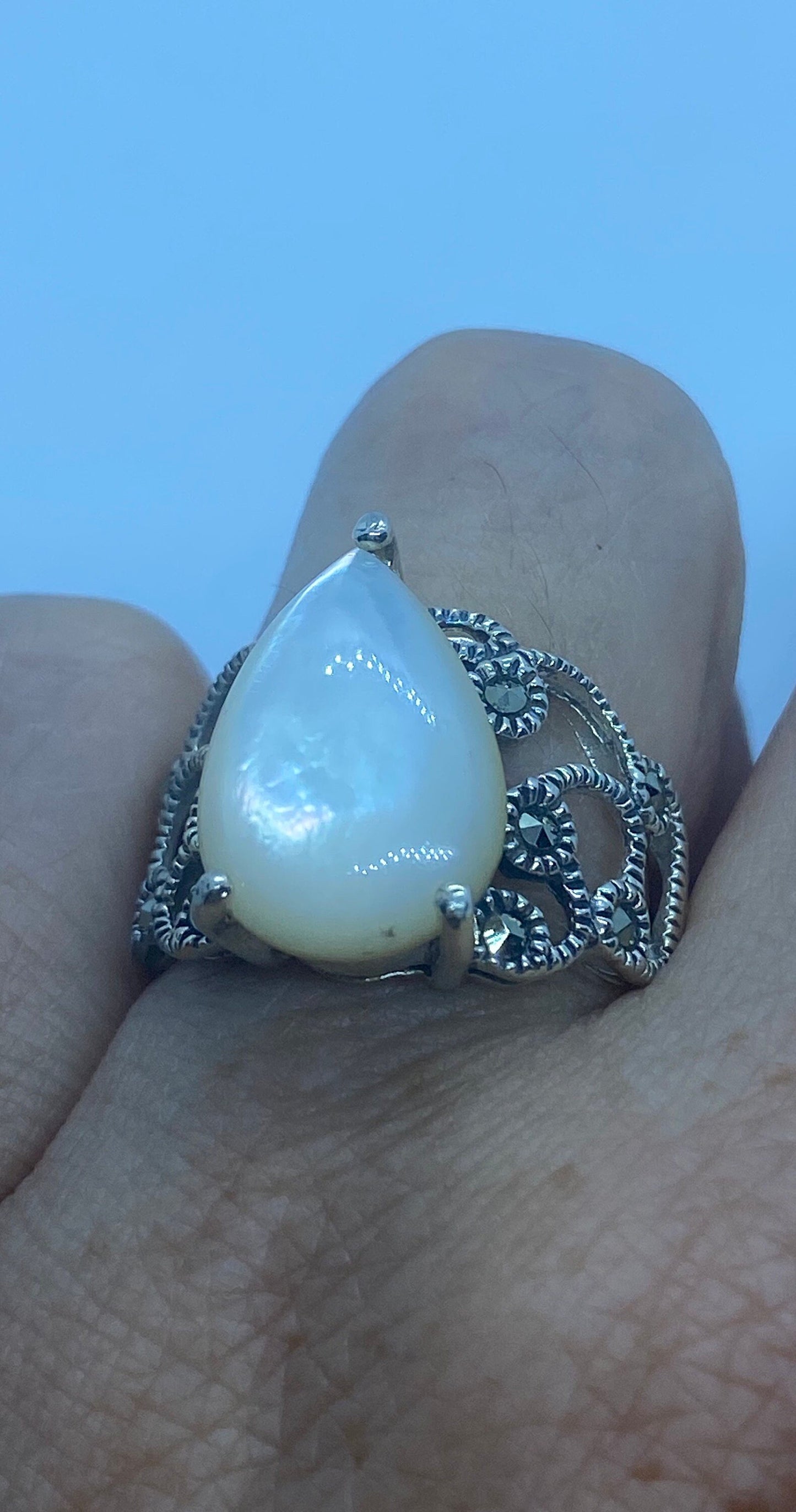 Vintage Mother of Pearl 925 Sterling Silver Marcasite Cocktail Ring