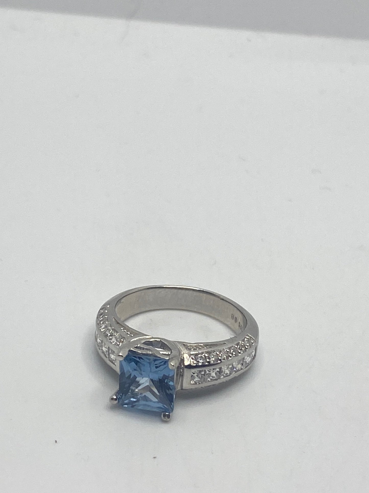 Vintage Genuine Blue Topaz 925 Sterling Silver Ring