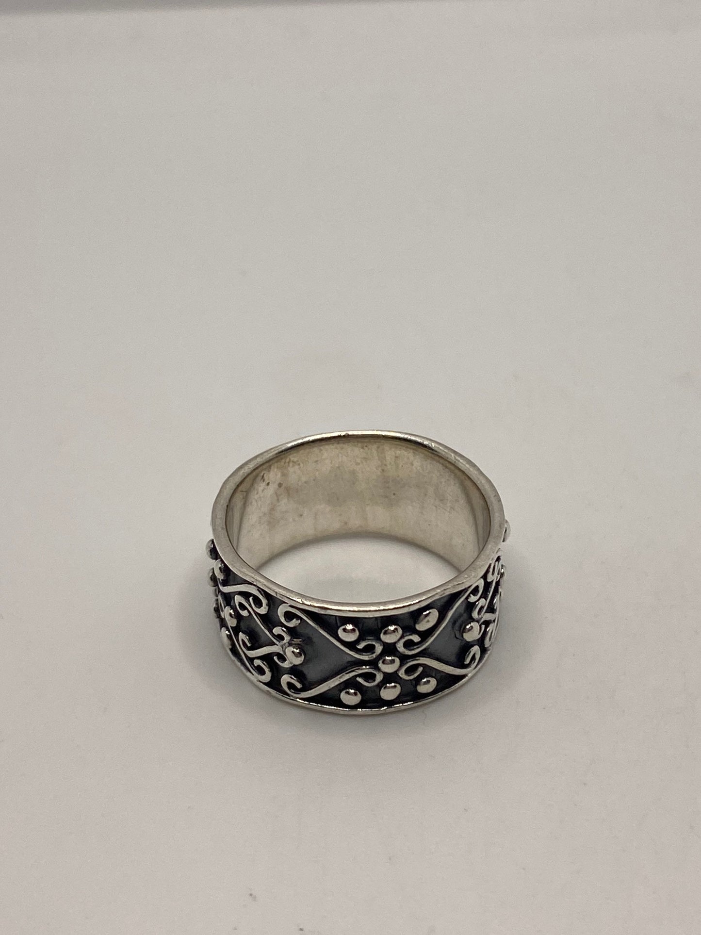 Vintage 925 Sterling Silver Antiqued Band Ring Size 9