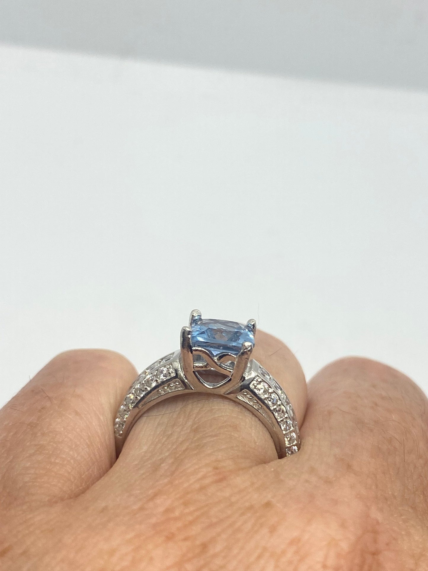 Vintage Genuine Blue Topaz 925 Sterling Silver Ring