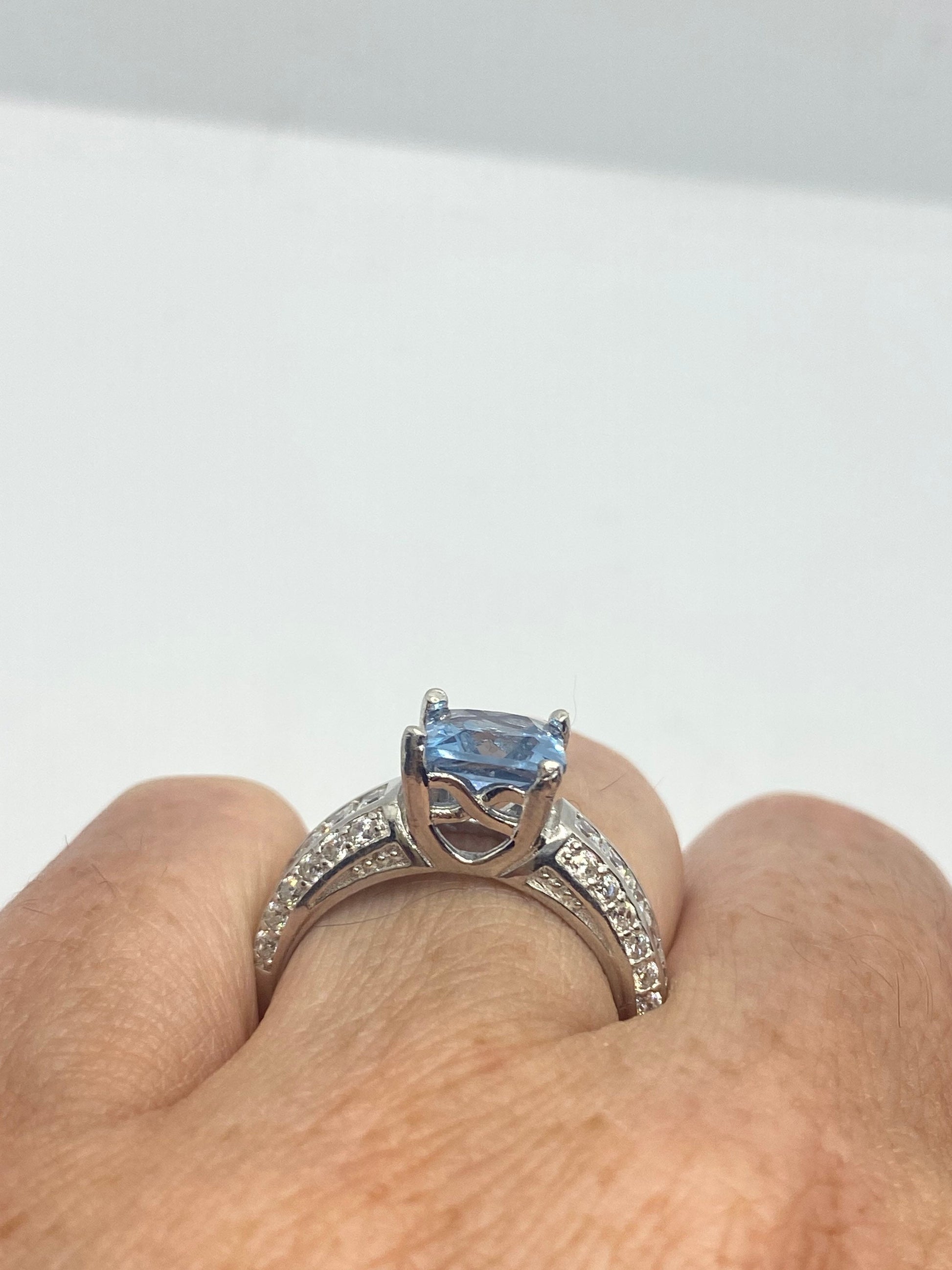 Vintage Genuine Blue Topaz 925 Sterling Silver Ring