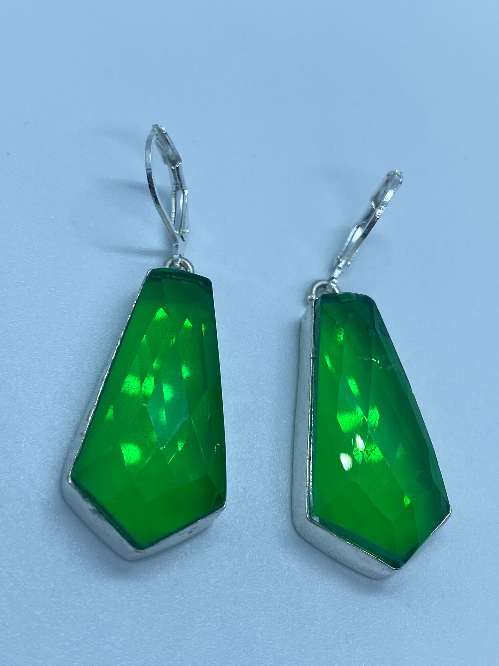 Vintage Green Crystal Glass Earrings 925 Sterling Silver Leverback