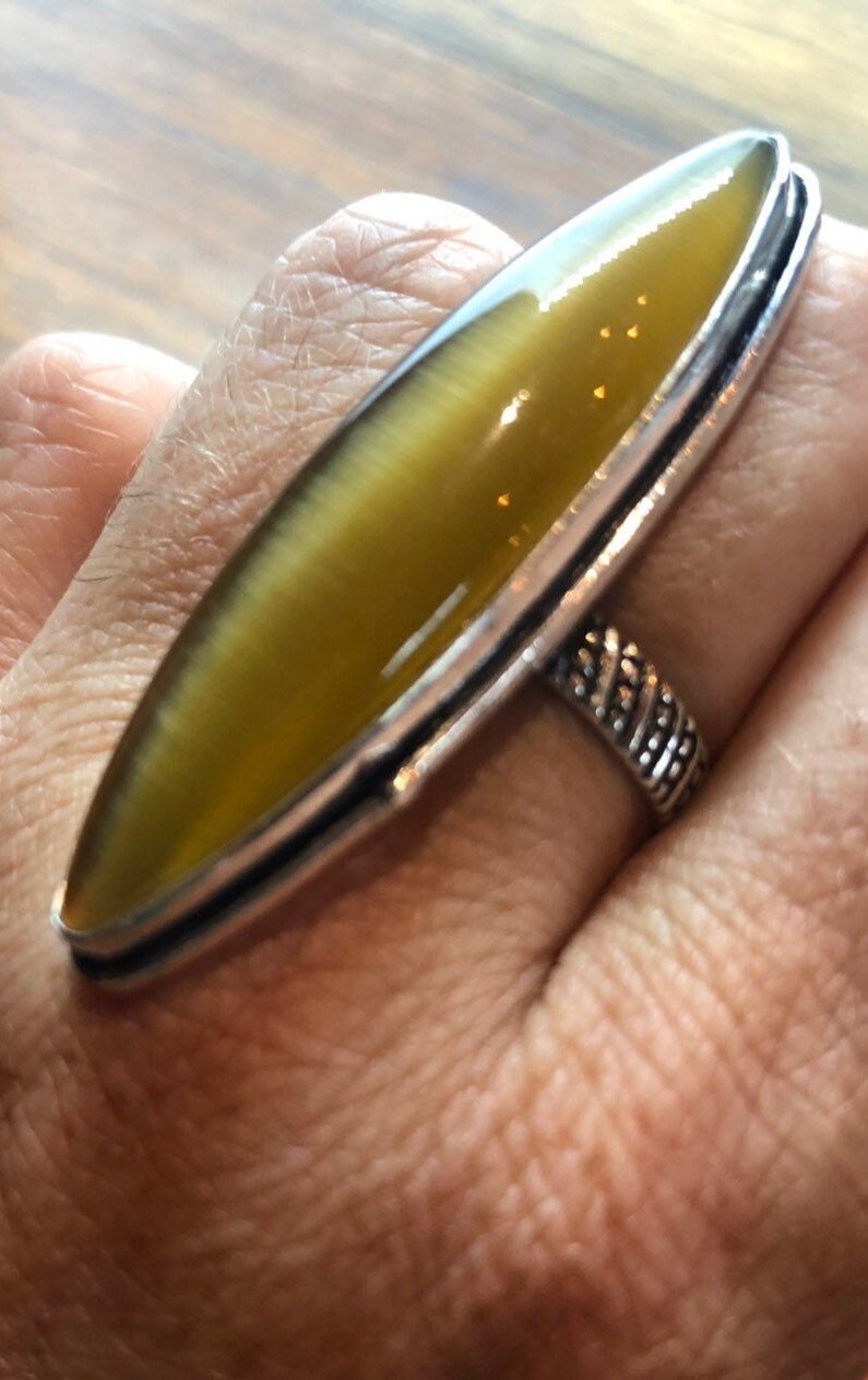 Vintage Yellow Cats Eye Art Glass Ring Statement Cocktail