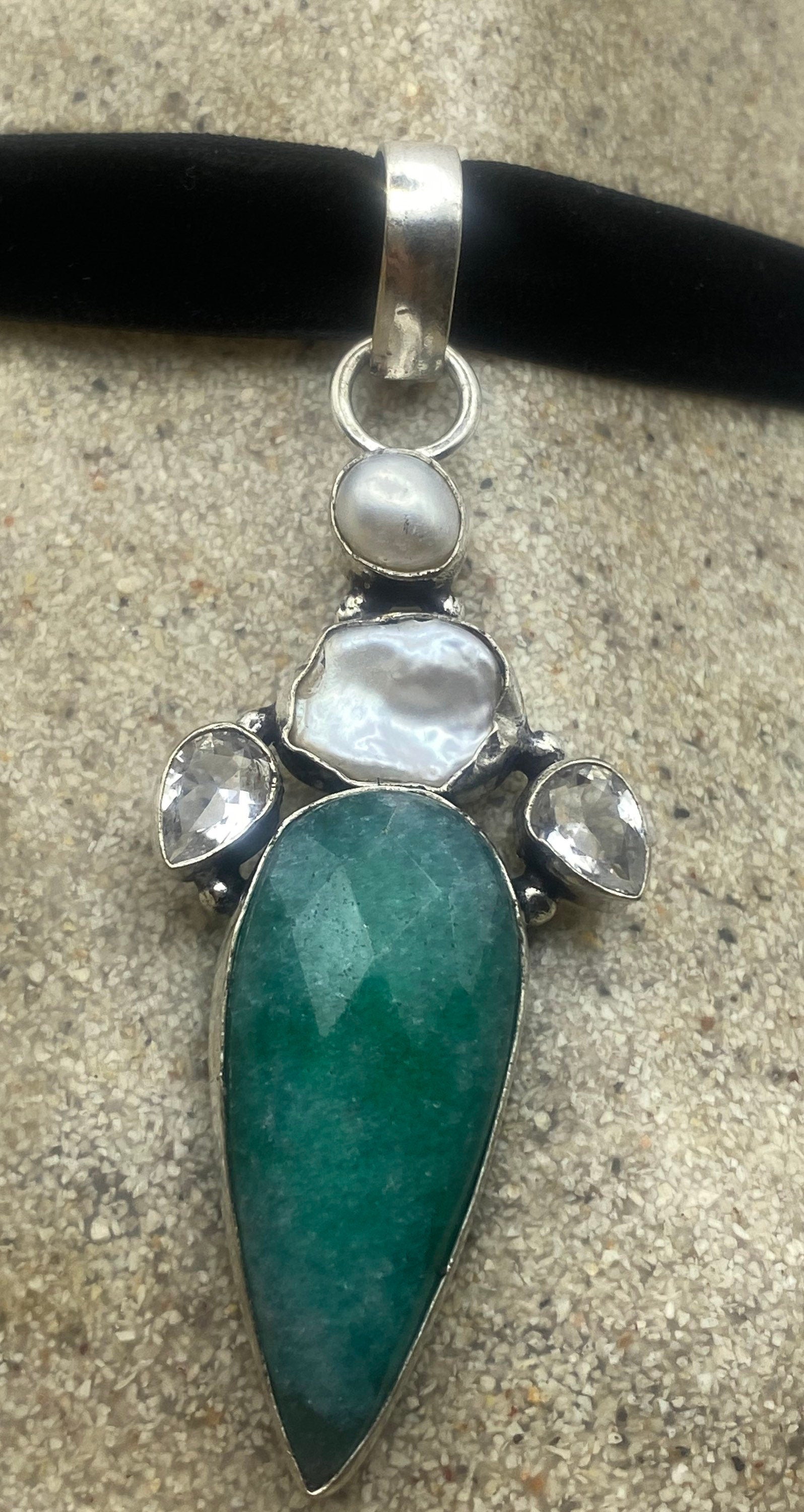 Vintage Green Raw Emerald Crystal pearl Black Velvet Choker Pendant