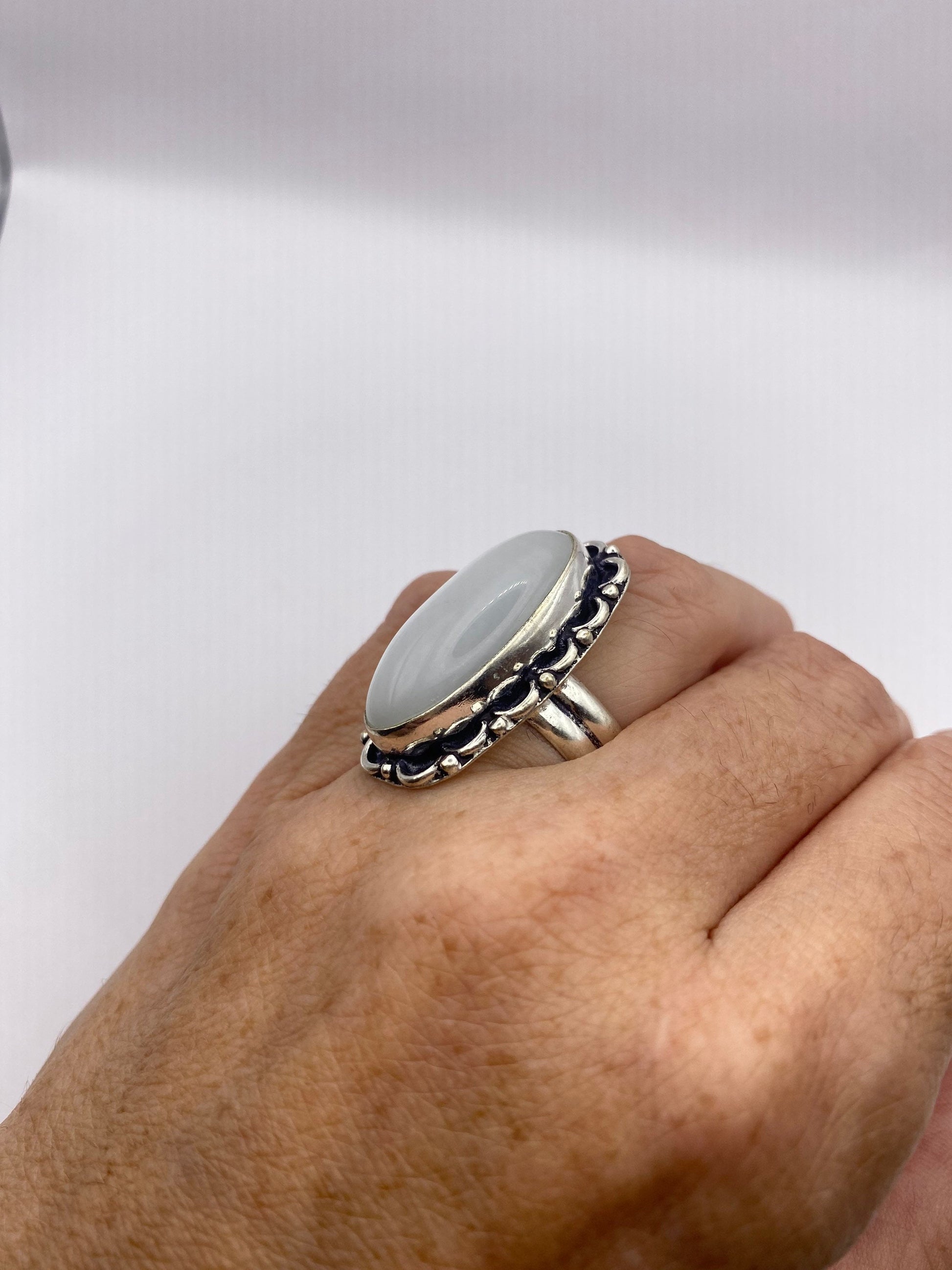 Vintage White Cats Eye Art Glass Ring About 1 Inch Long Knuckle Ring