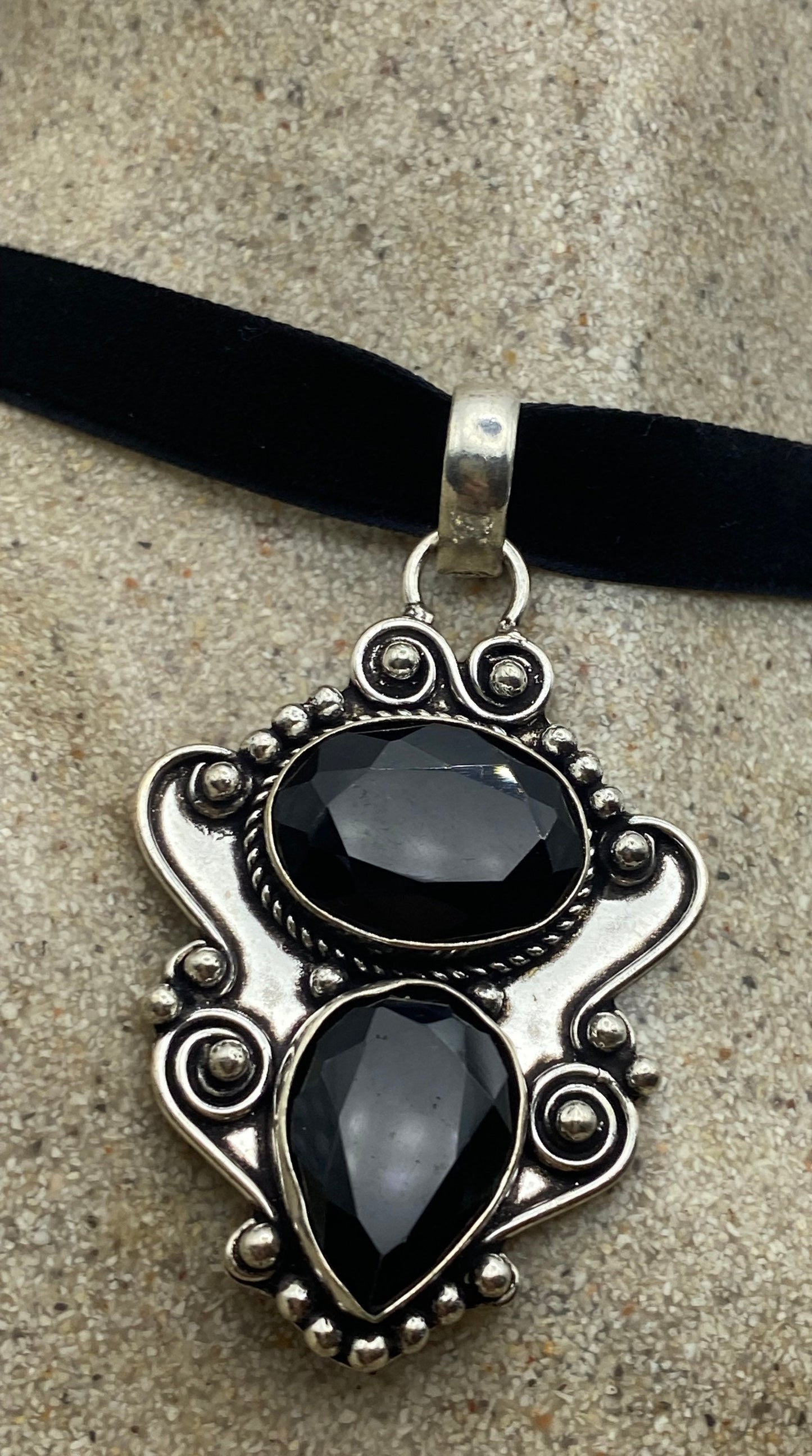 Vintage Black Onyx Choker Pendant Necklace