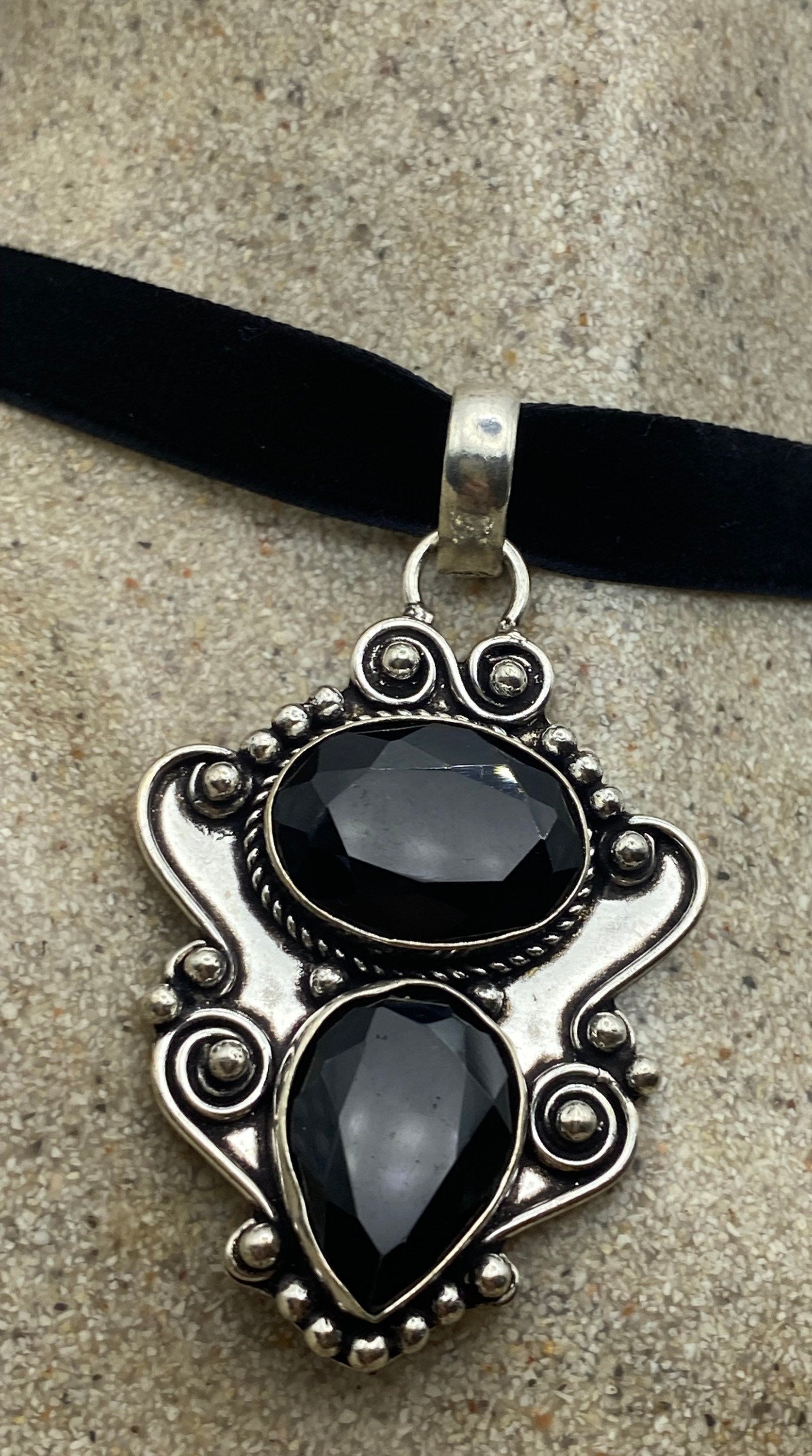 Vintage Black Onyx Choker Pendant Necklace