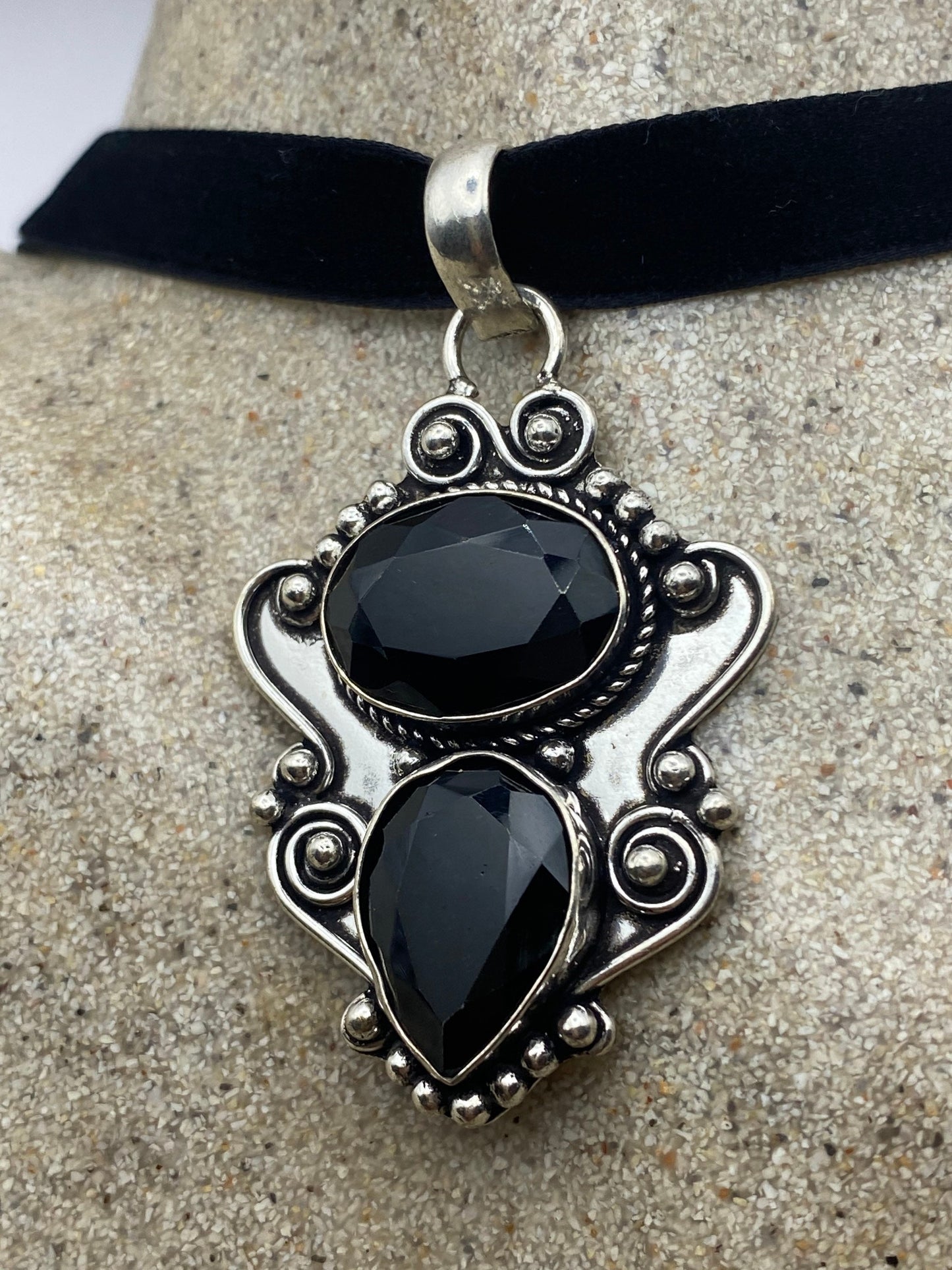 Vintage Black Onyx Choker Pendant Necklace