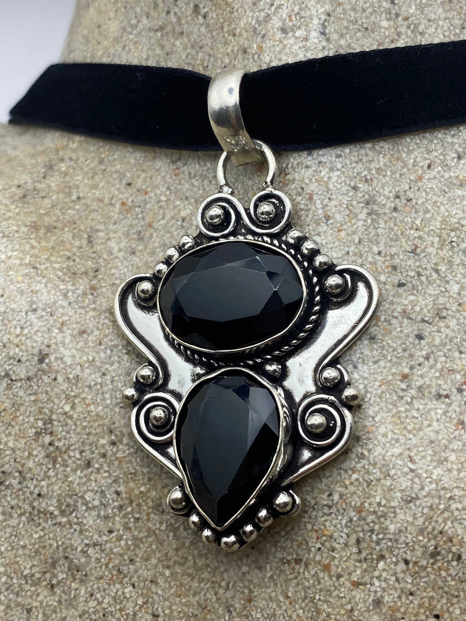Vintage Black Onyx Choker Pendant Necklace