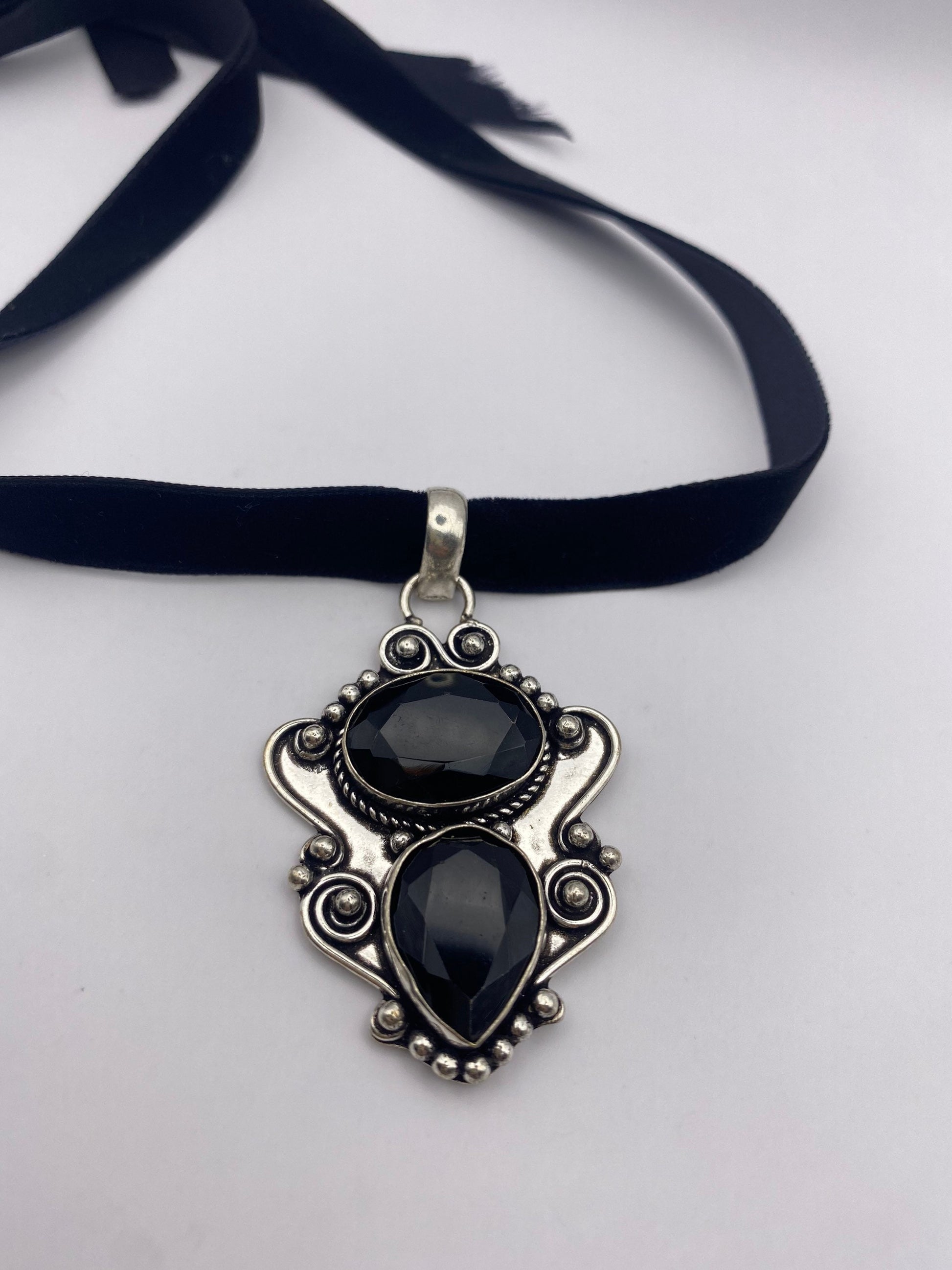 Vintage Black Onyx Choker Pendant Necklace