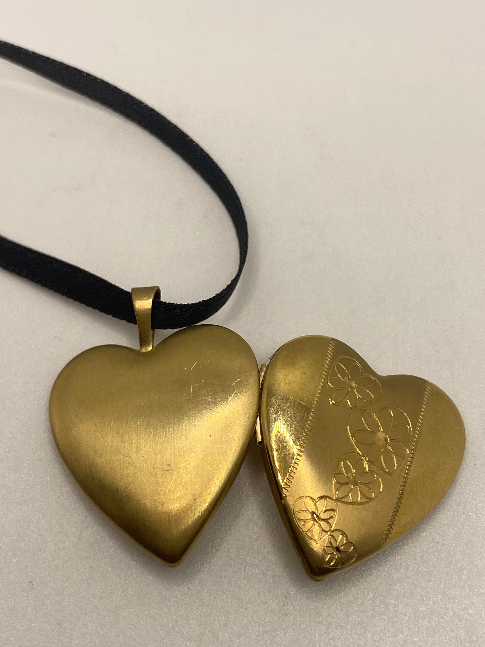 Vintage Heart Locket Choker Gold Filled MOM Necklace