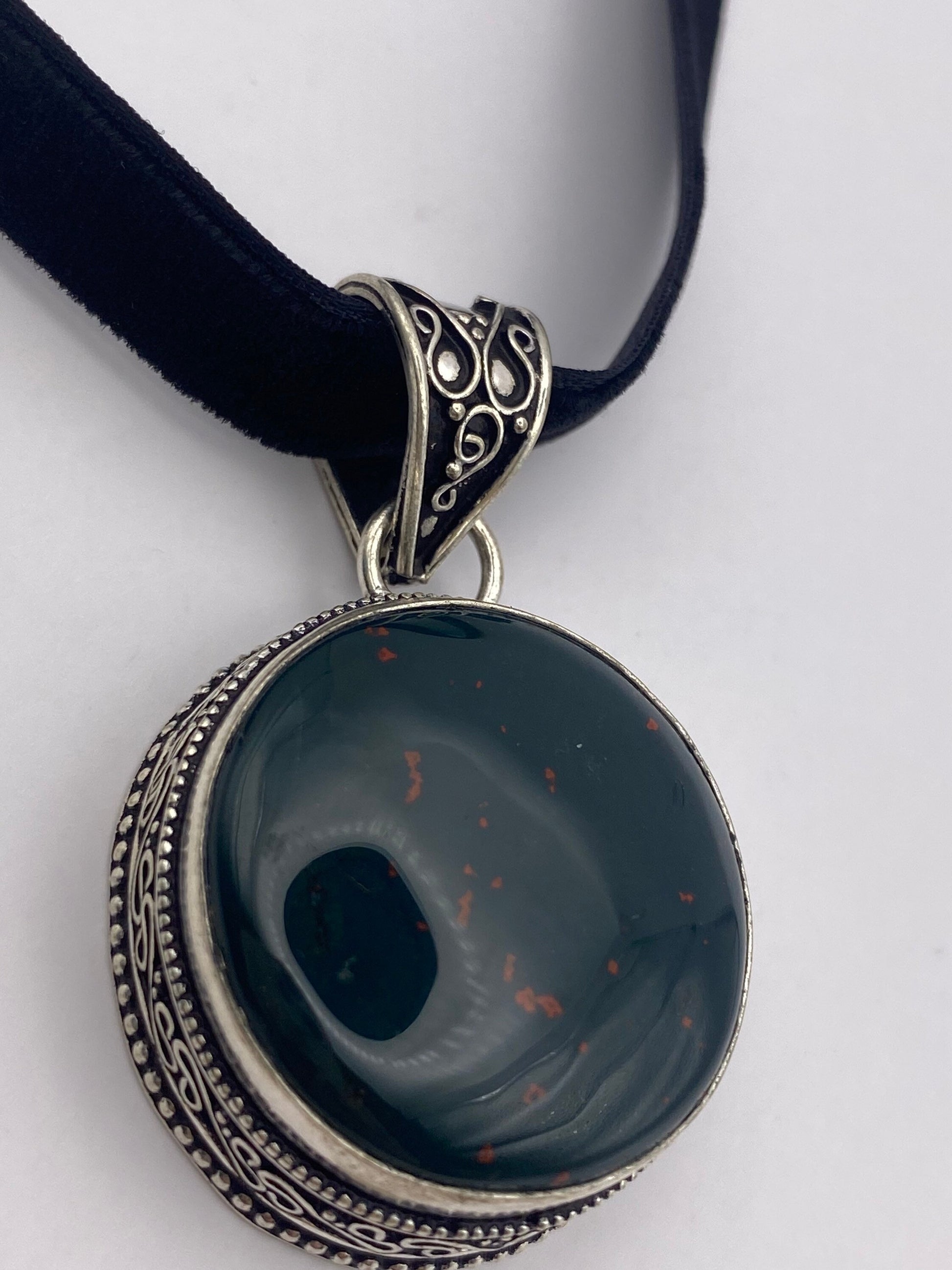 Vintage Green Bloodstone Choker Silver Finish Pendant Necklace