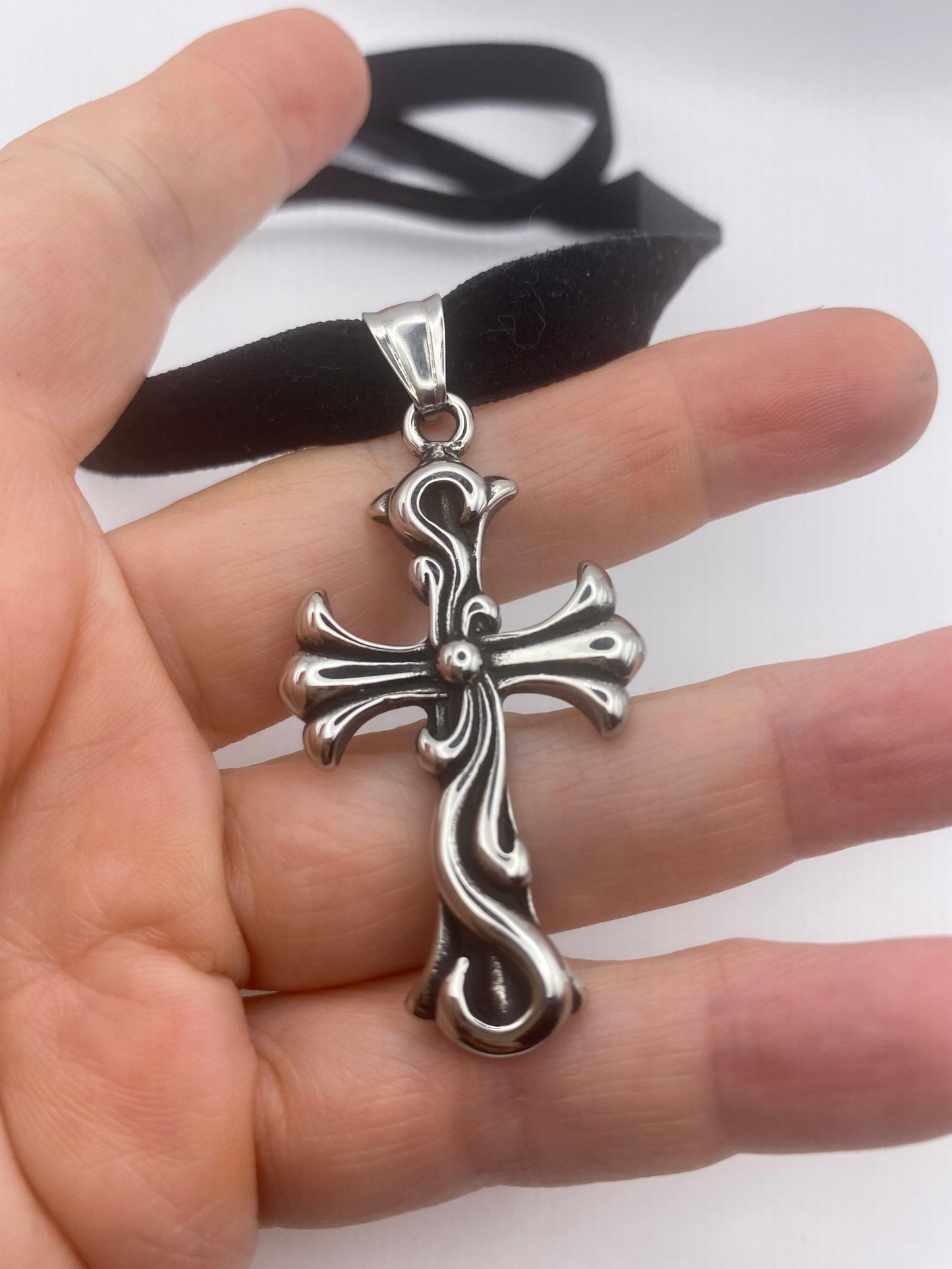 Vintage Celtic Silver Stainless Steel Cross Pendant Necklace Velvet Choker