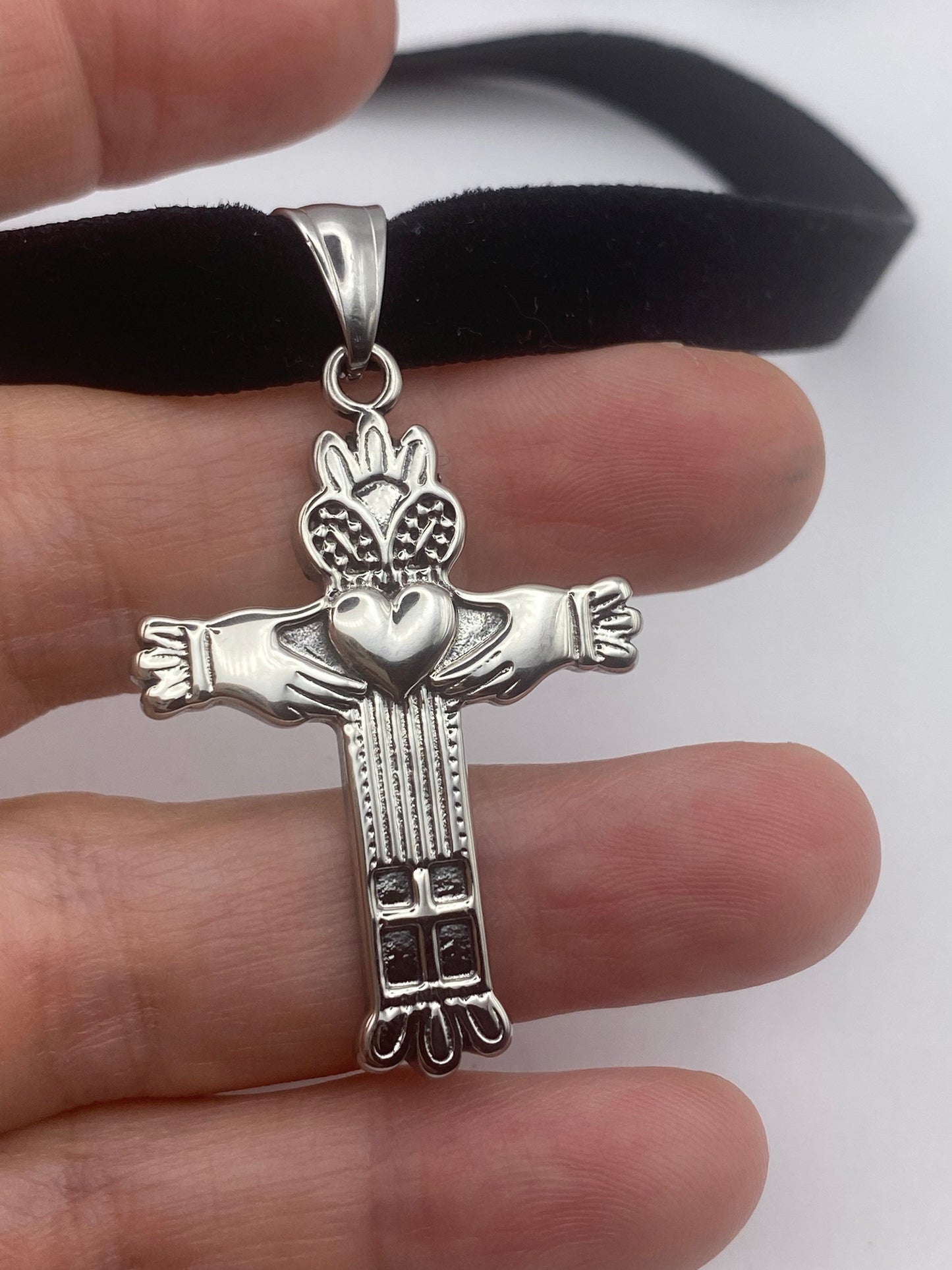 Vintage Celtic Claddagh Silver Stainless Steel Cross Pendant Necklace Velvet Choker