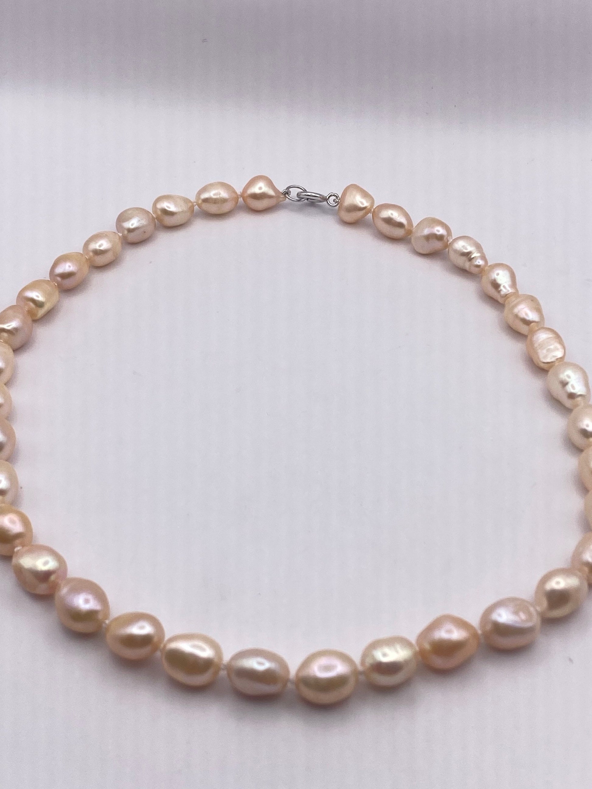 Vintage Hand Knotted Peach Pearl 16 inch Necklace