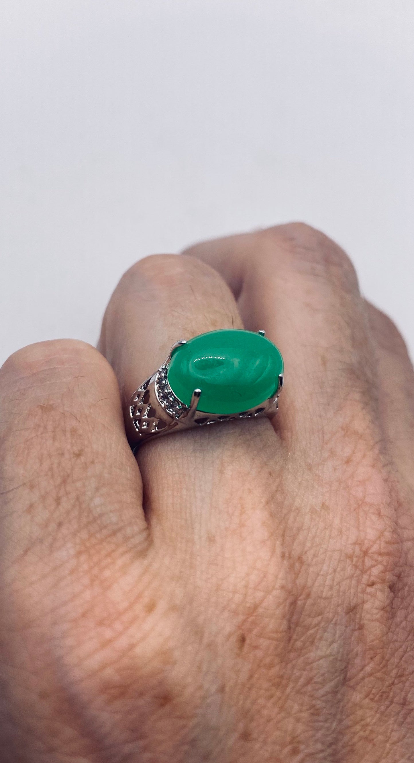 Vintage Lucky Green Nephrite Jade Heart Ring