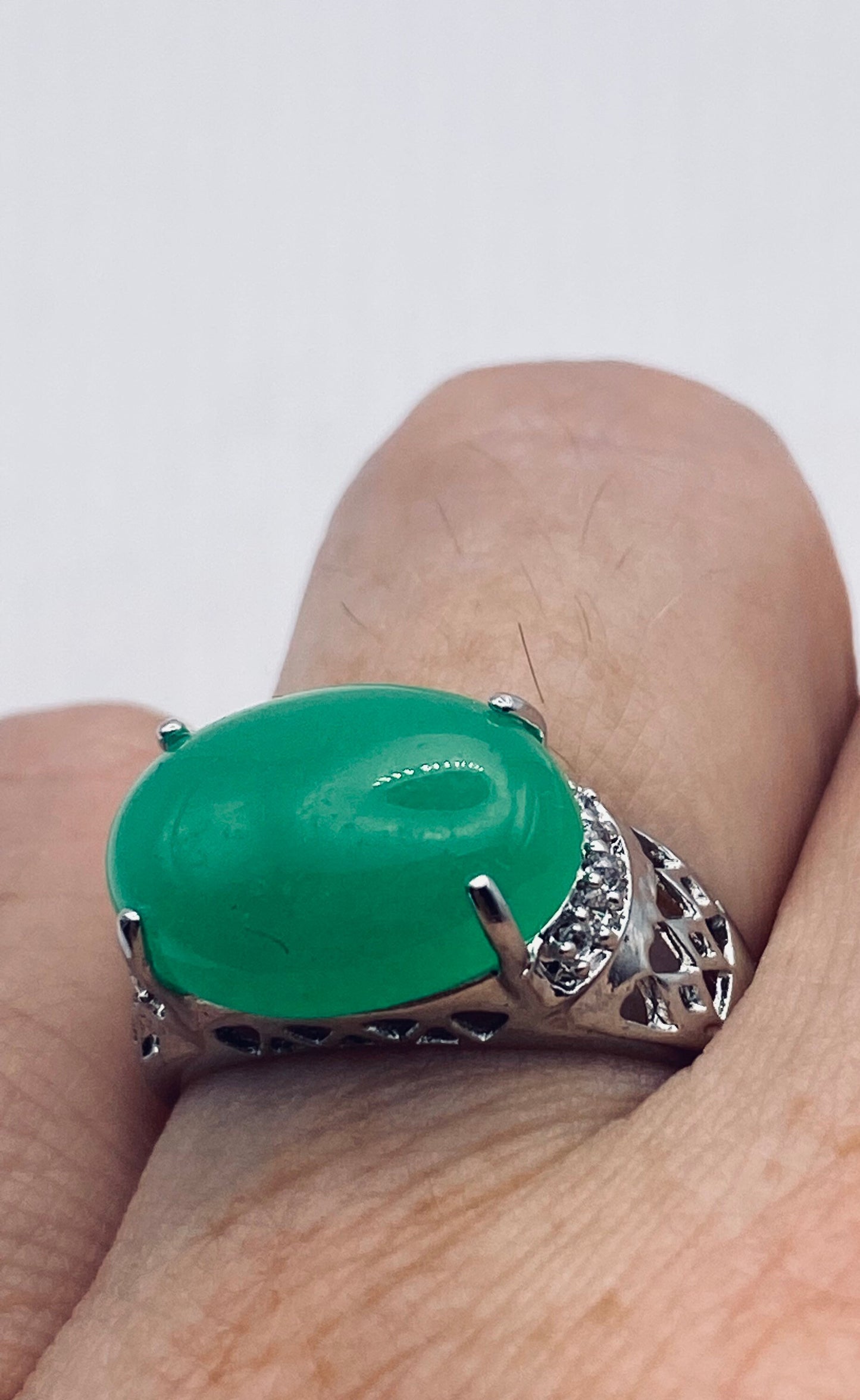 Vintage Lucky Green Nephrite Jade Heart Ring