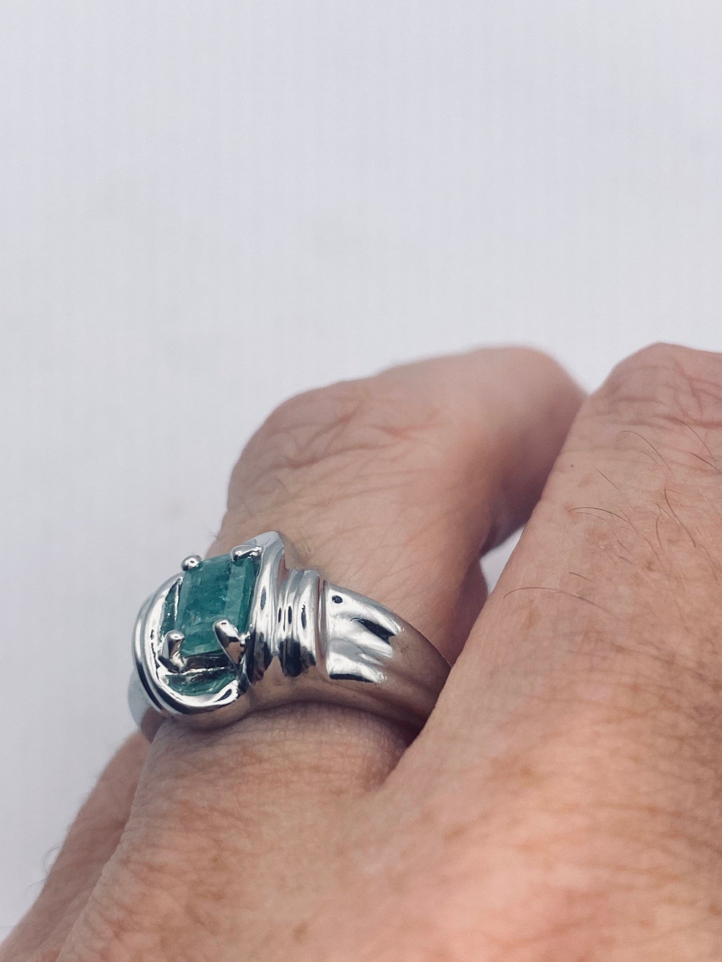 Vintage Genuine Green Emerald Setting 925 Sterling Silver Band Ring