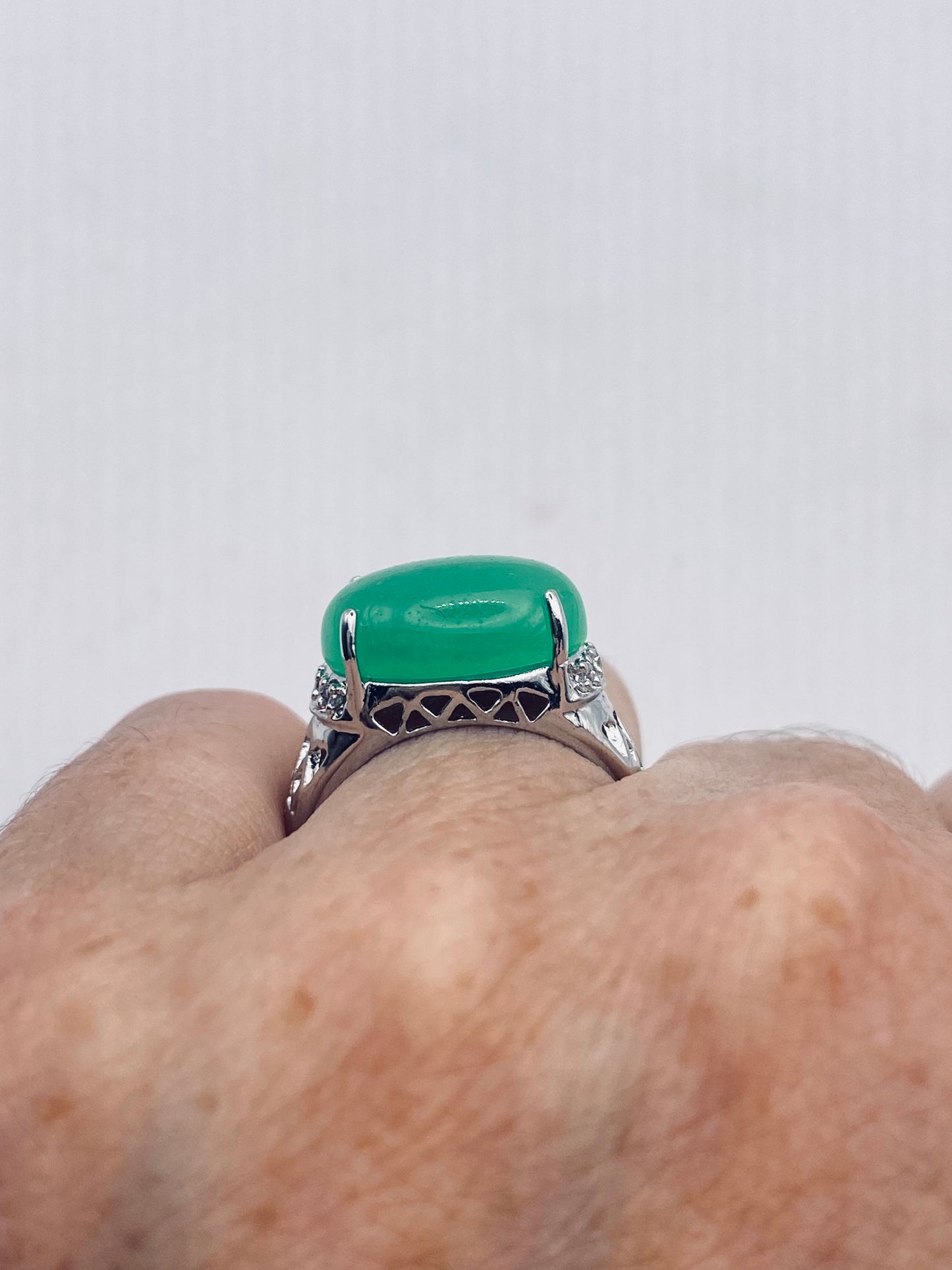 Vintage Lucky Green Nephrite Jade Heart Ring