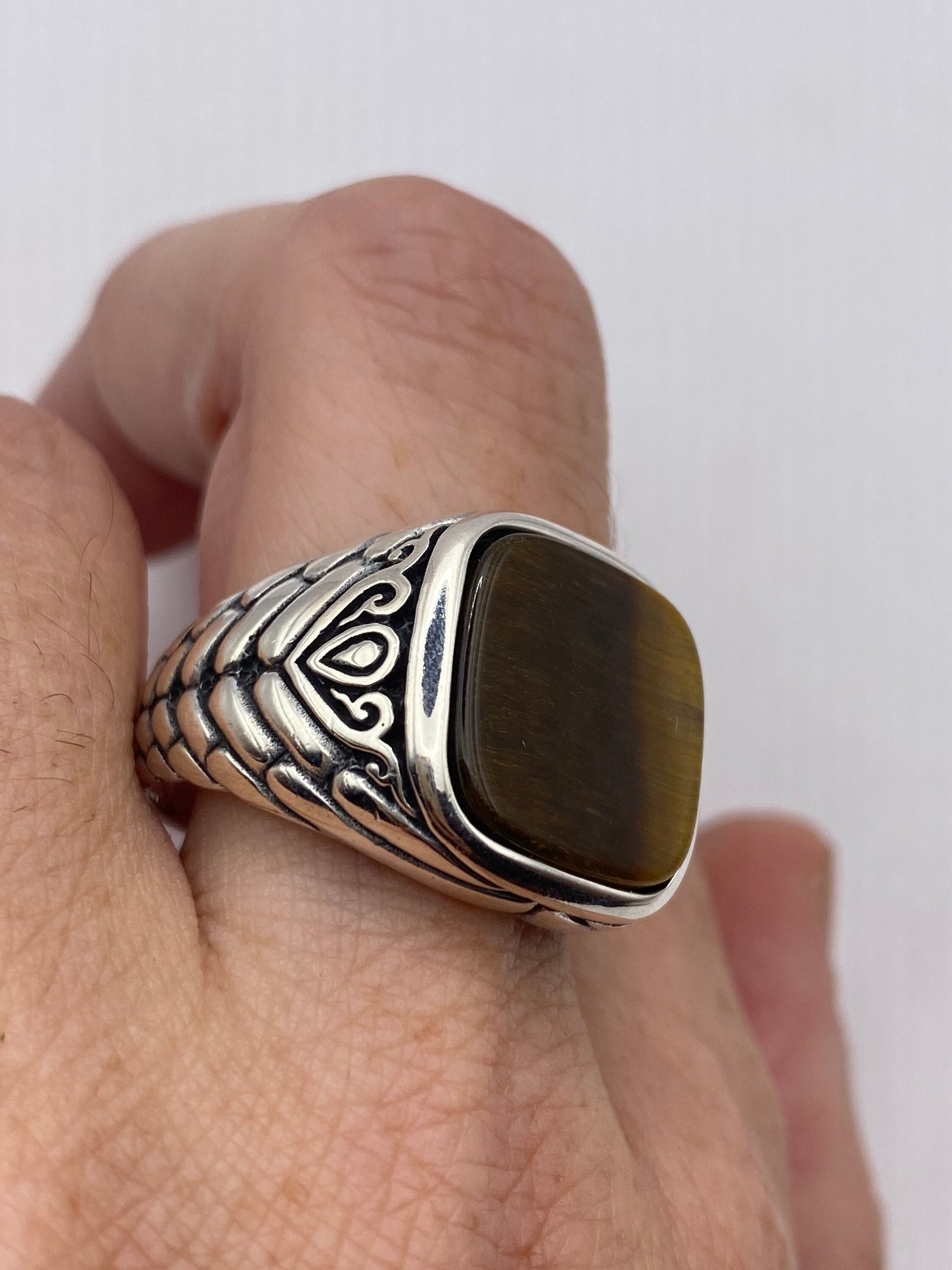 Vintage 1970 Gothic Sterling silver Genuine Tigers Eye Mens Ring
