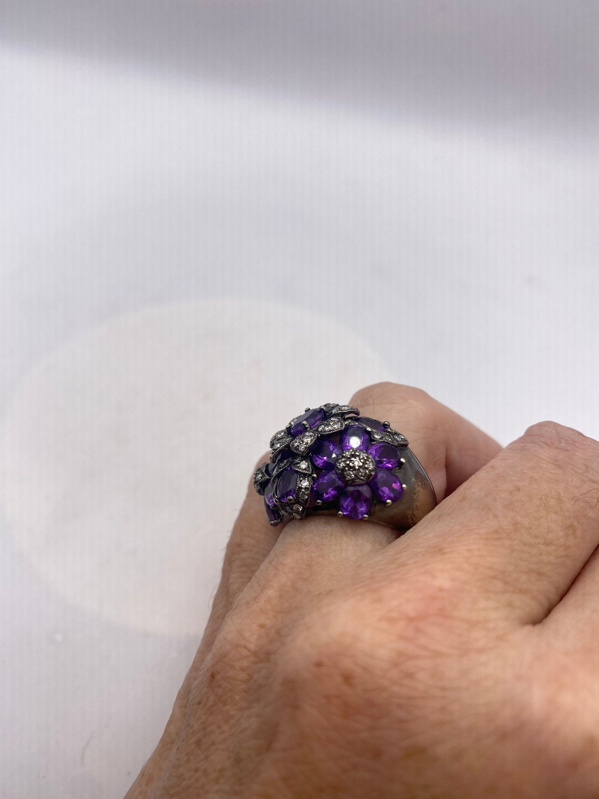 Vintage Natural Purple Amethyst with Diamonds in Flowers 14k White Gold Ring