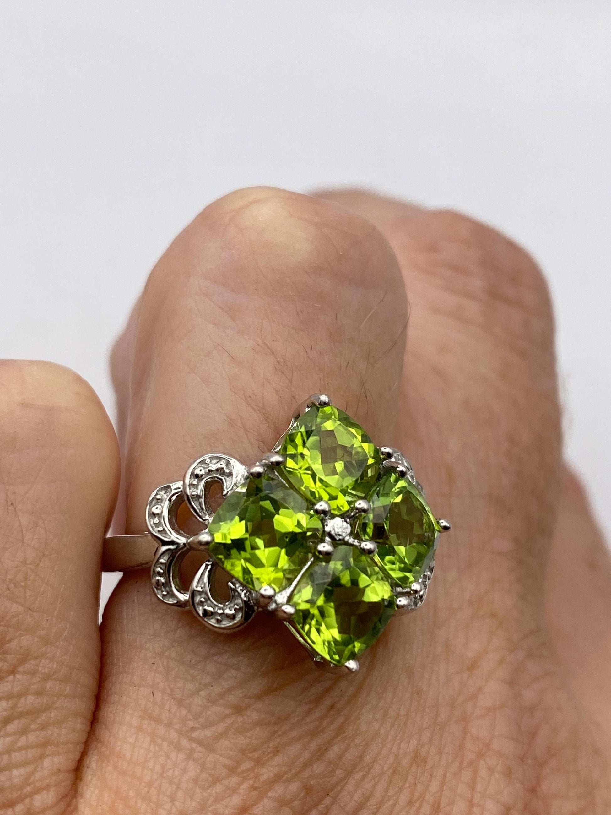 Vintage Handmade Genuine Green Peridot Filigree Setting 925 Sterling Silver Gothic Ring