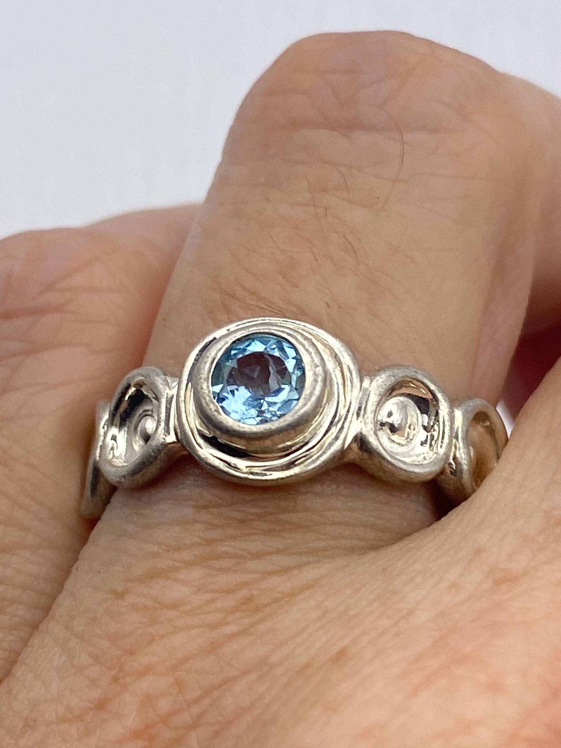 Vintage Genuine Blue Topaz 925 Sterling Silver Ring