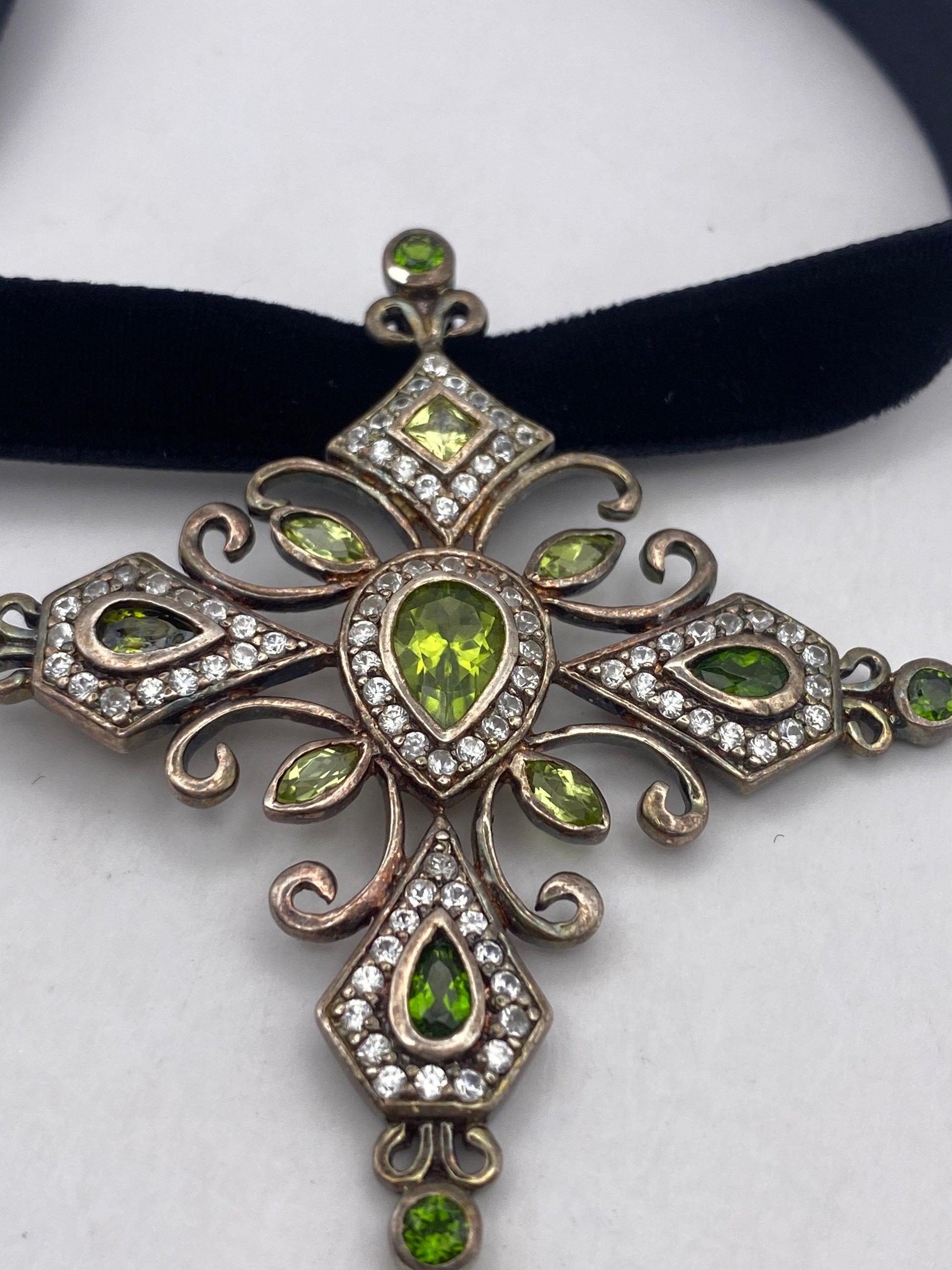 Vintage Green Peridot Chrome Diopside Choker 925 Sterling Silver Cross Pendant