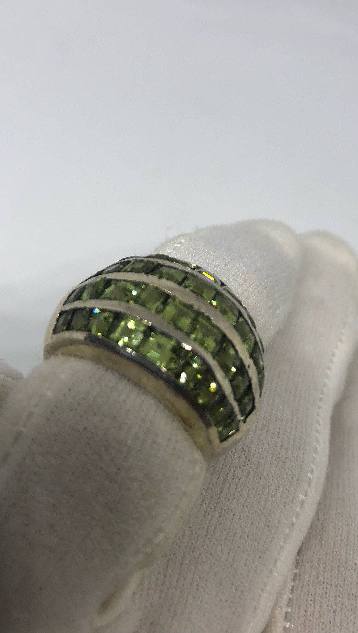 Vintage Green Peridot 925 Sterling Silver Wedding Band Ring