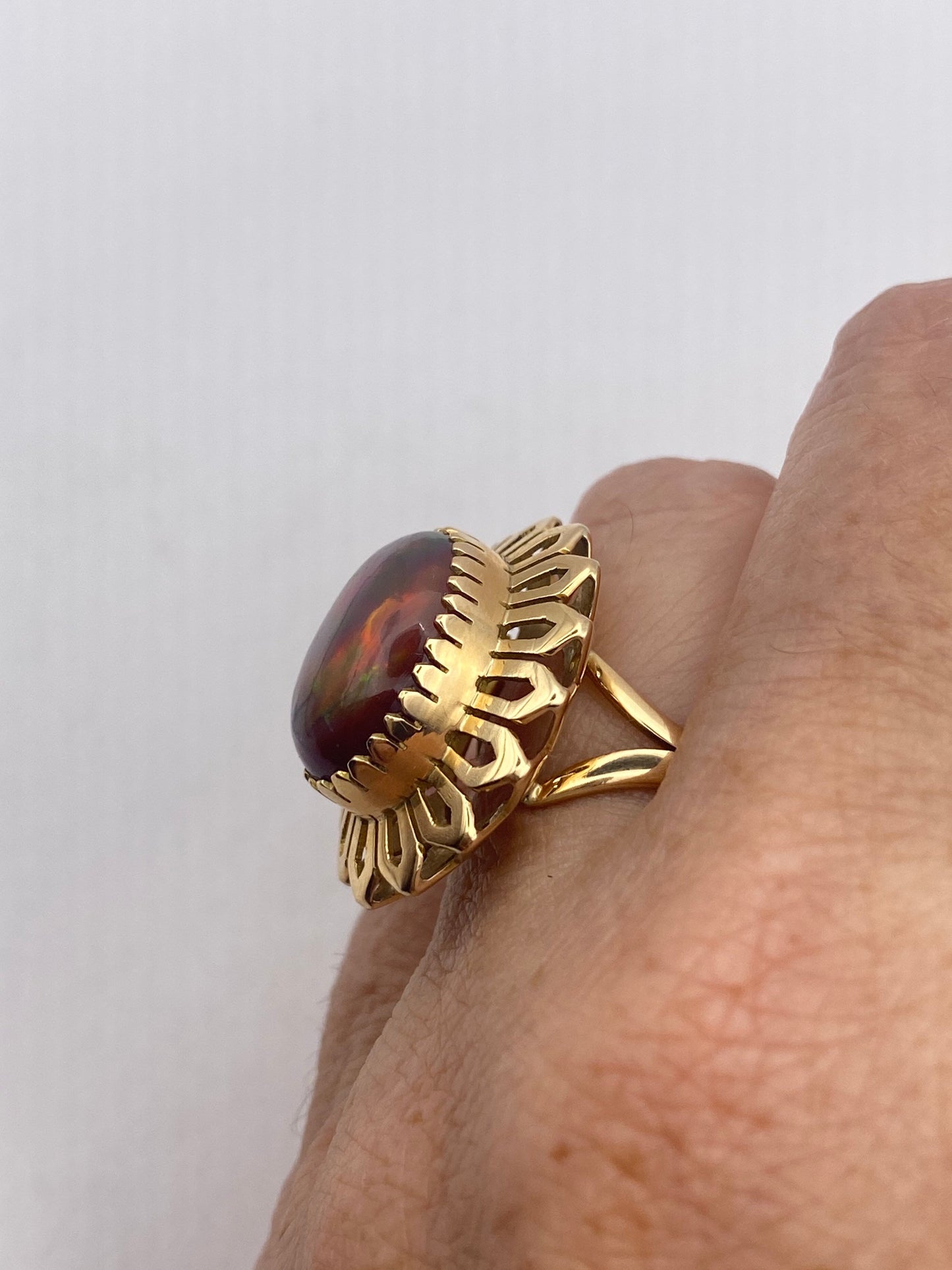 Vintage Orange Fire Opal 14k gold Ring