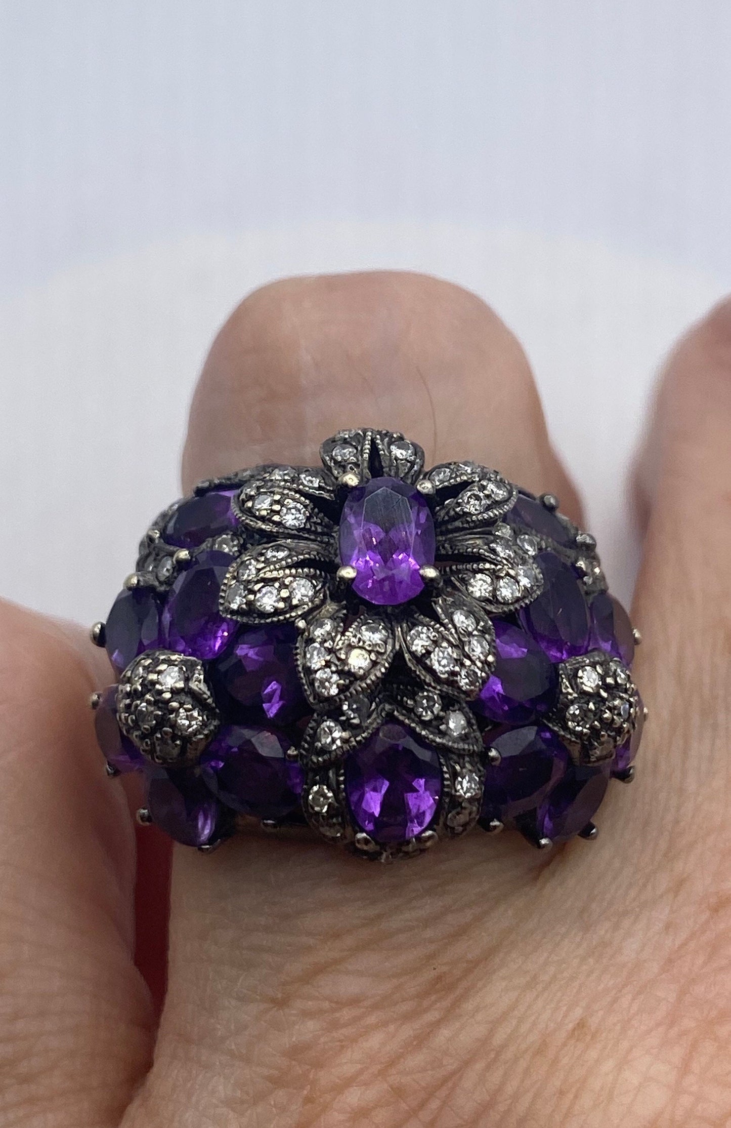 Vintage Natural Purple Amethyst with Diamonds in Flowers 14k White Gold Ring