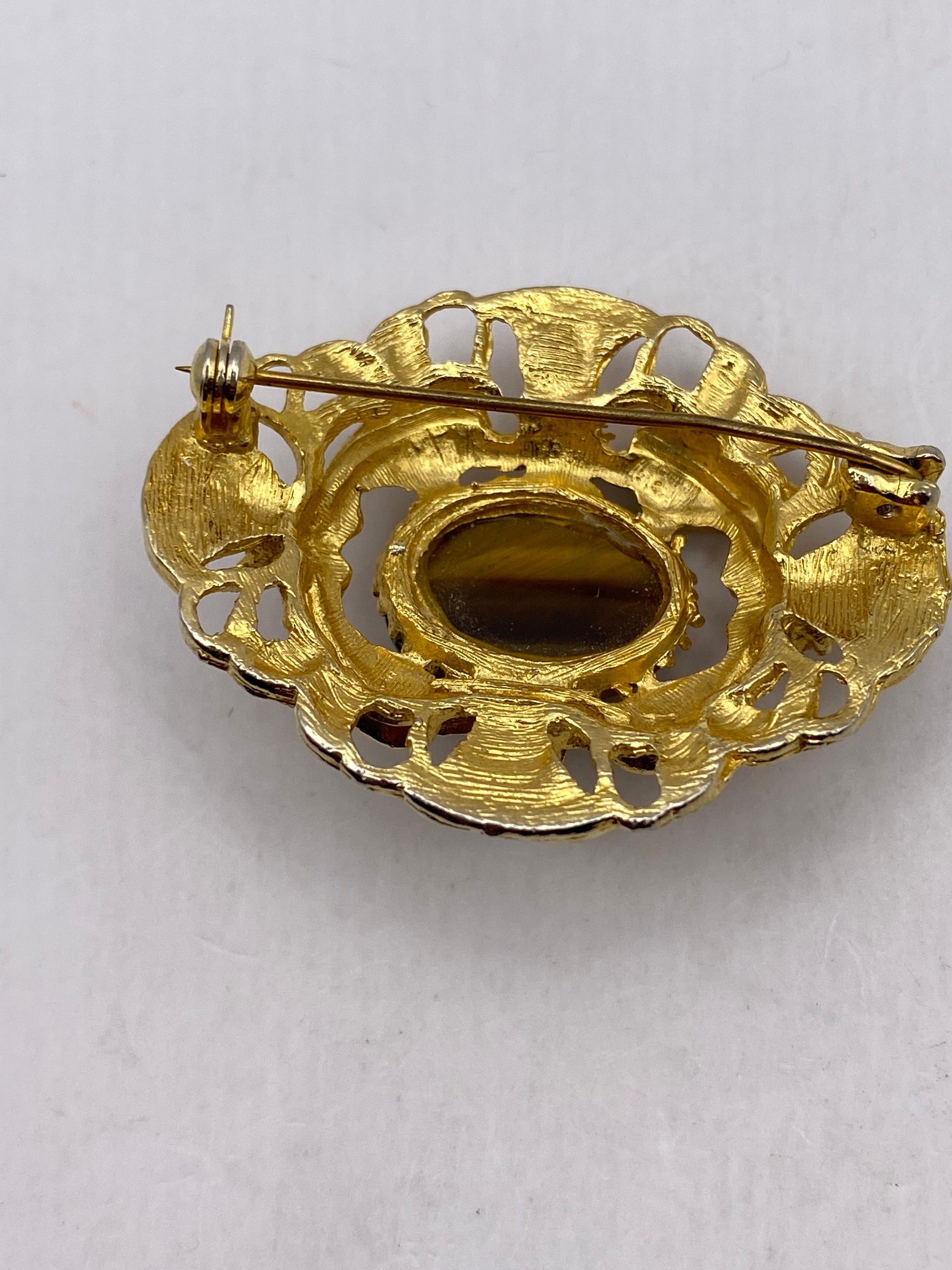 Vintage Tigers Eye Golden Brooch Pin