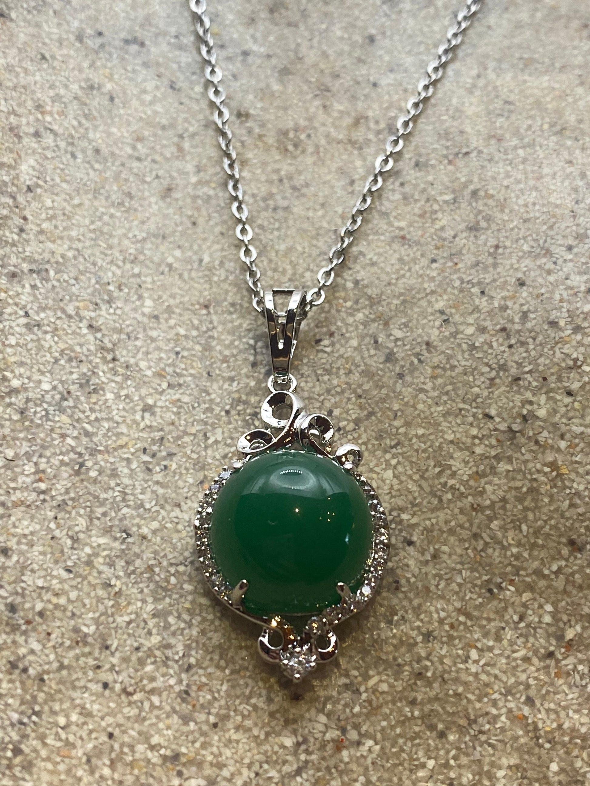 Vinate Green Jade Silver Finish Necklace