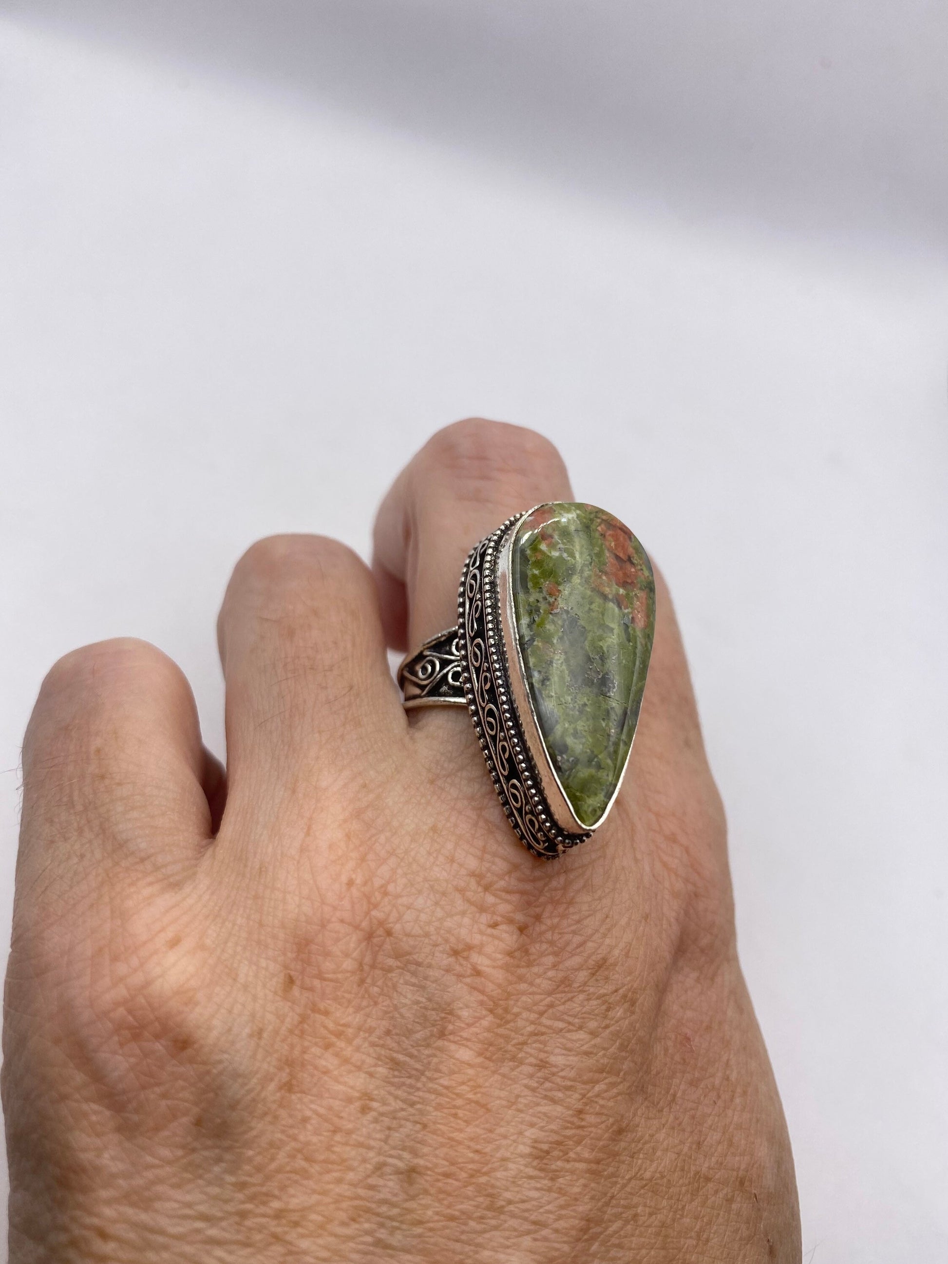 Vintage Green Unikcyte Silver Ring Size 7.5