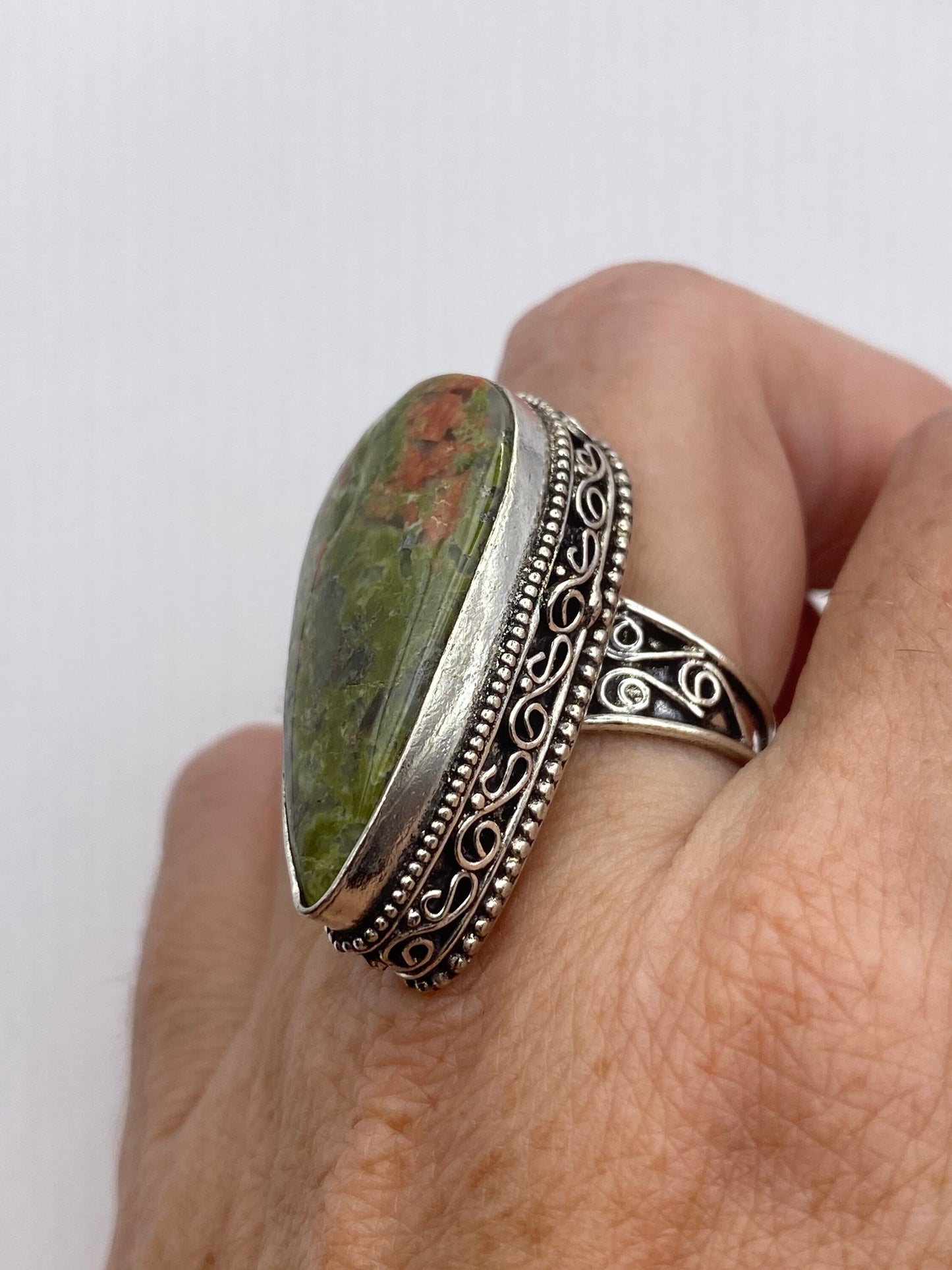 Vintage Green Unikcyte Silver Ring Size 7.5