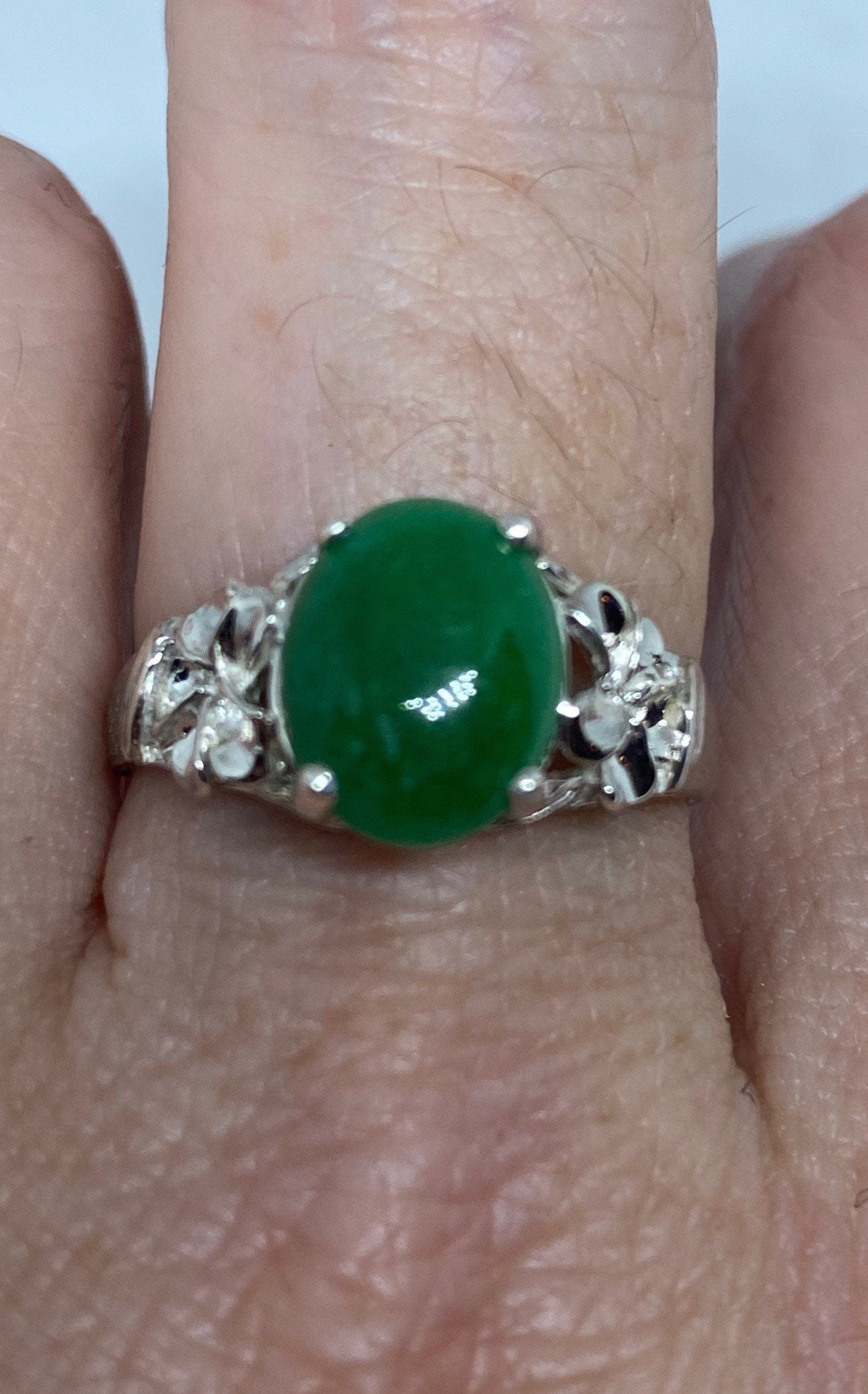 Vintage Green Jade 925 Sterling Silver Ring Size 8