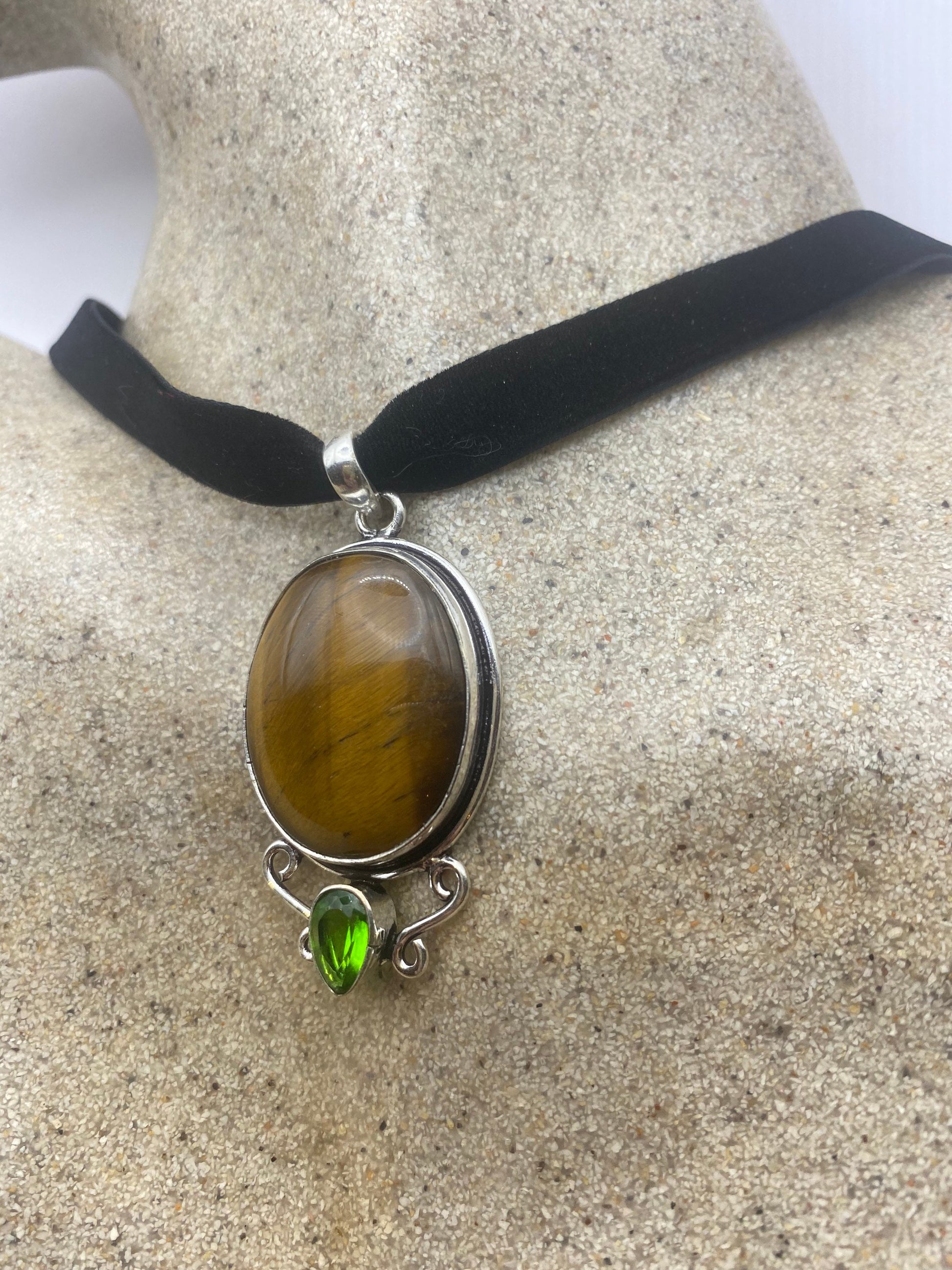 Vintage Tigers Eye Choker Pendant Necklace