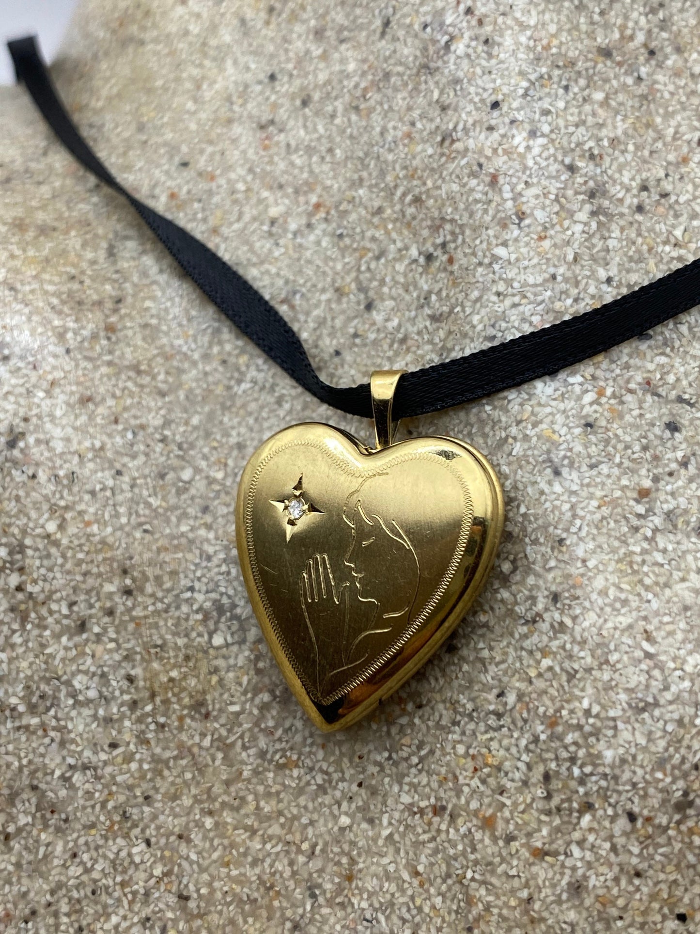 Vintage Heart Locket Choker | 9k Gold Filled Prayer Hands Pendant