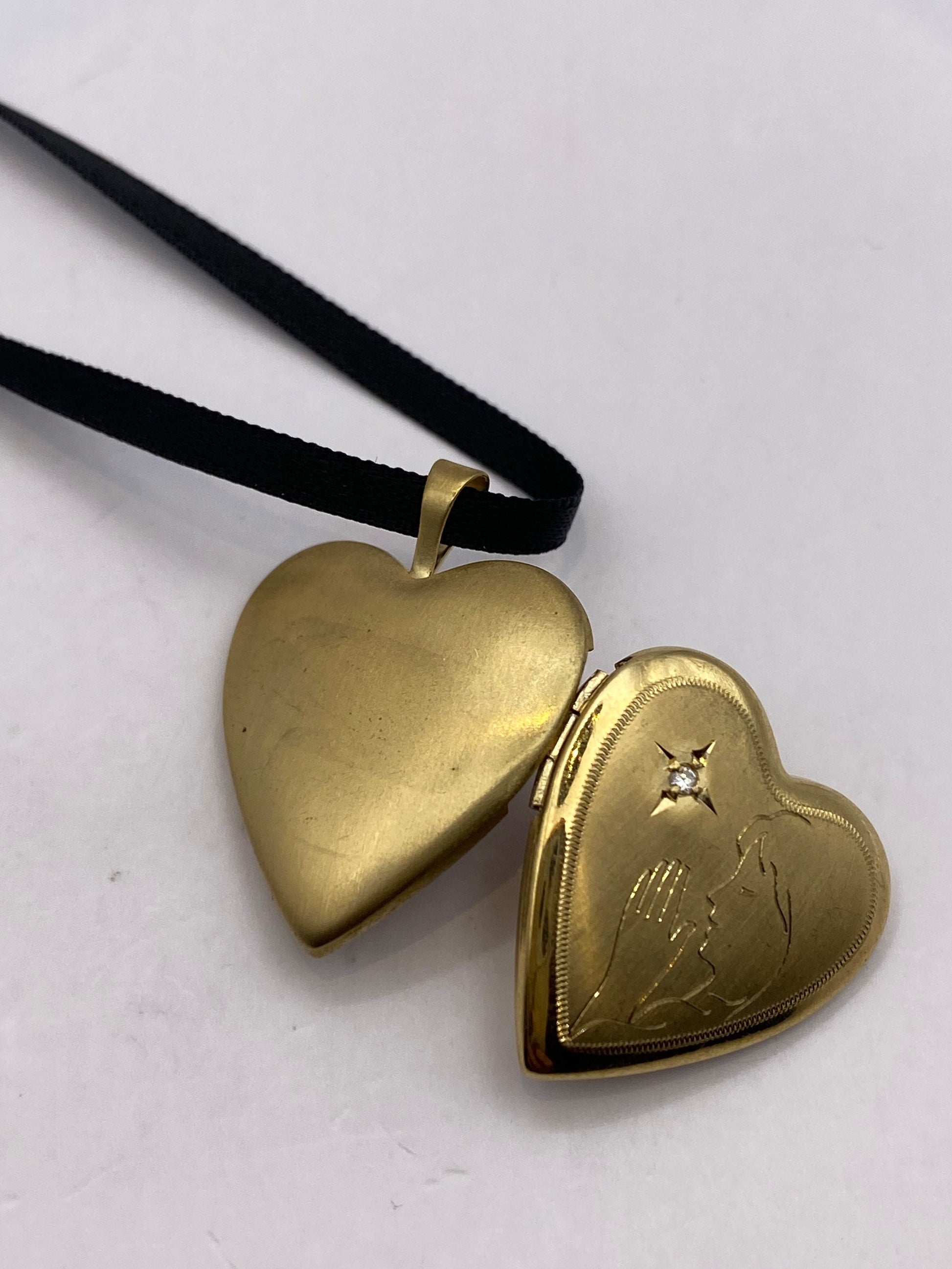 Vintage Heart Locket Choker | 9k Gold Filled Prayer Hands Pendant