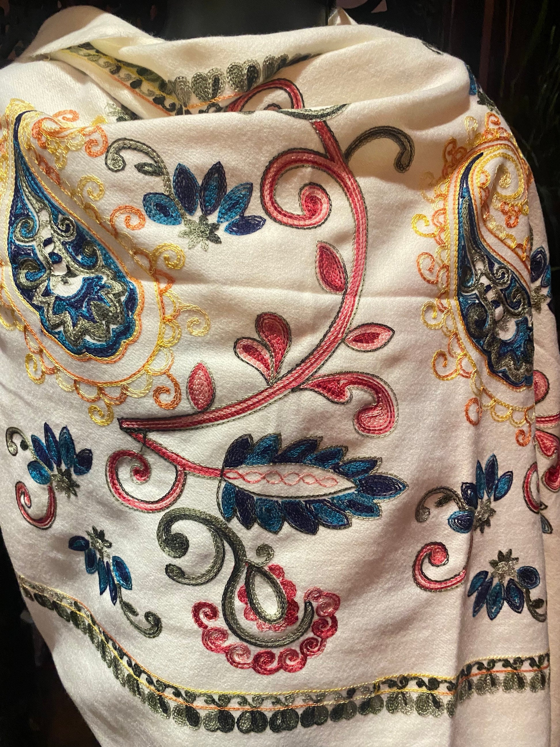 Vintage Winter White Cashmere Pashmina Scarf Wrap Paisley Embroidered