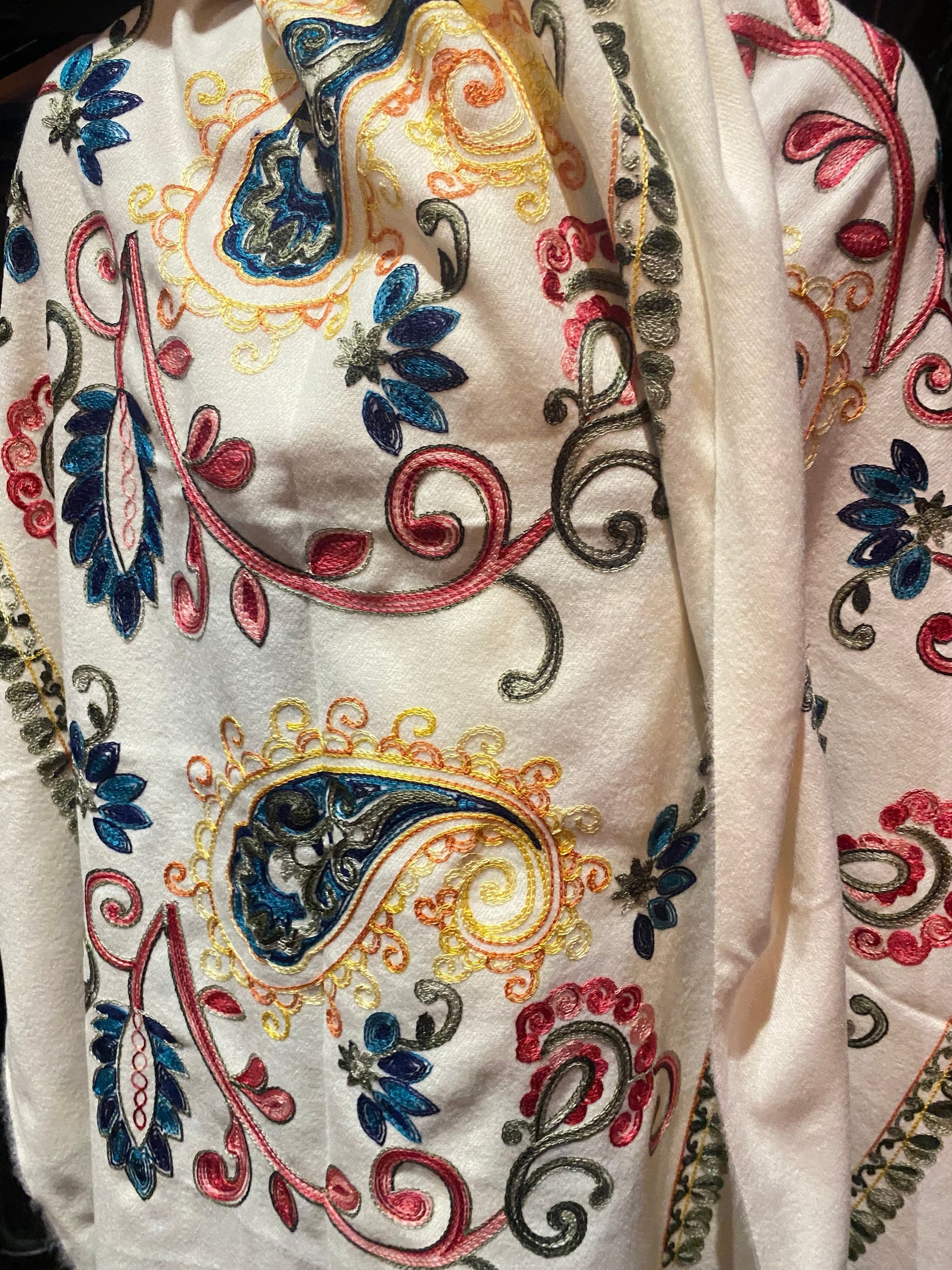 Vintage Winter White Cashmere Pashmina Scarf Wrap Paisley Embroidered