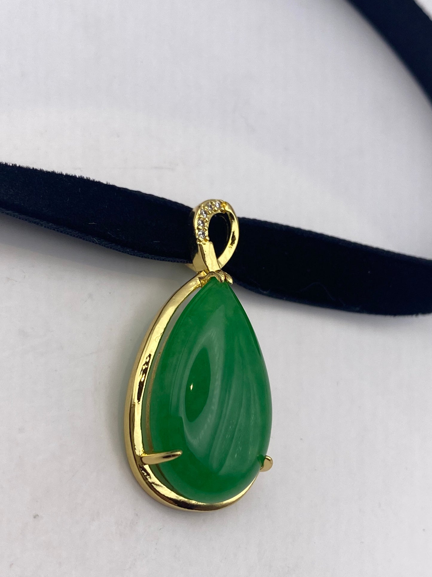 Vintage Green Jade Choker Gold Finish Necklace Pendant