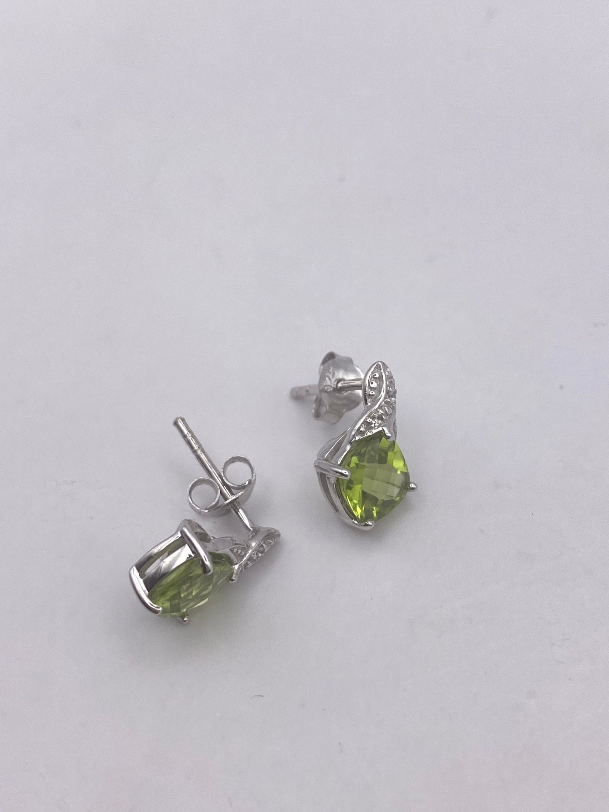 Vintage Green Peridot in 925 Sterling Silver Post Button Earrings