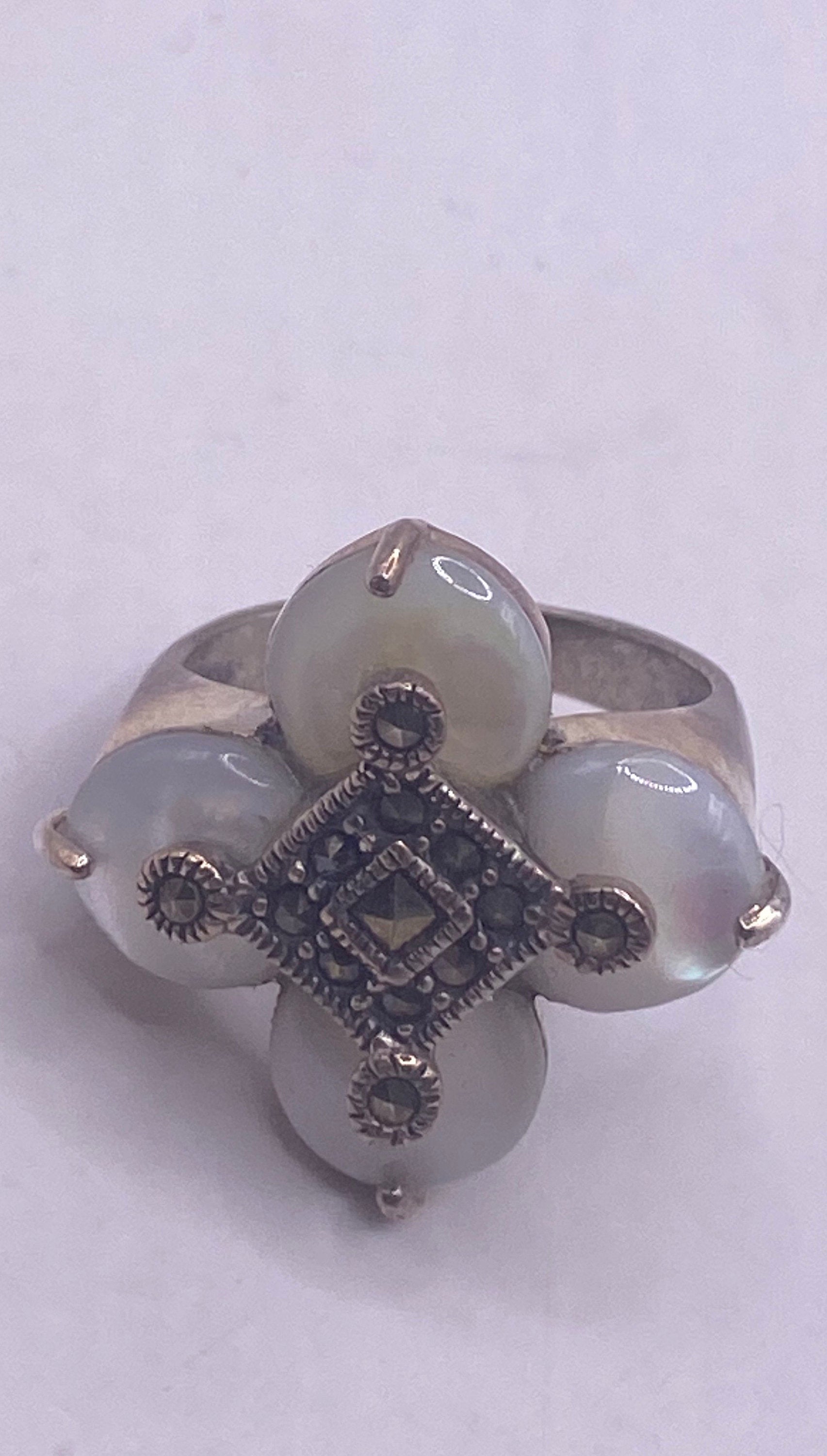 Vintage Mother of Pearl 925 Sterling Silver Marcasite Ring