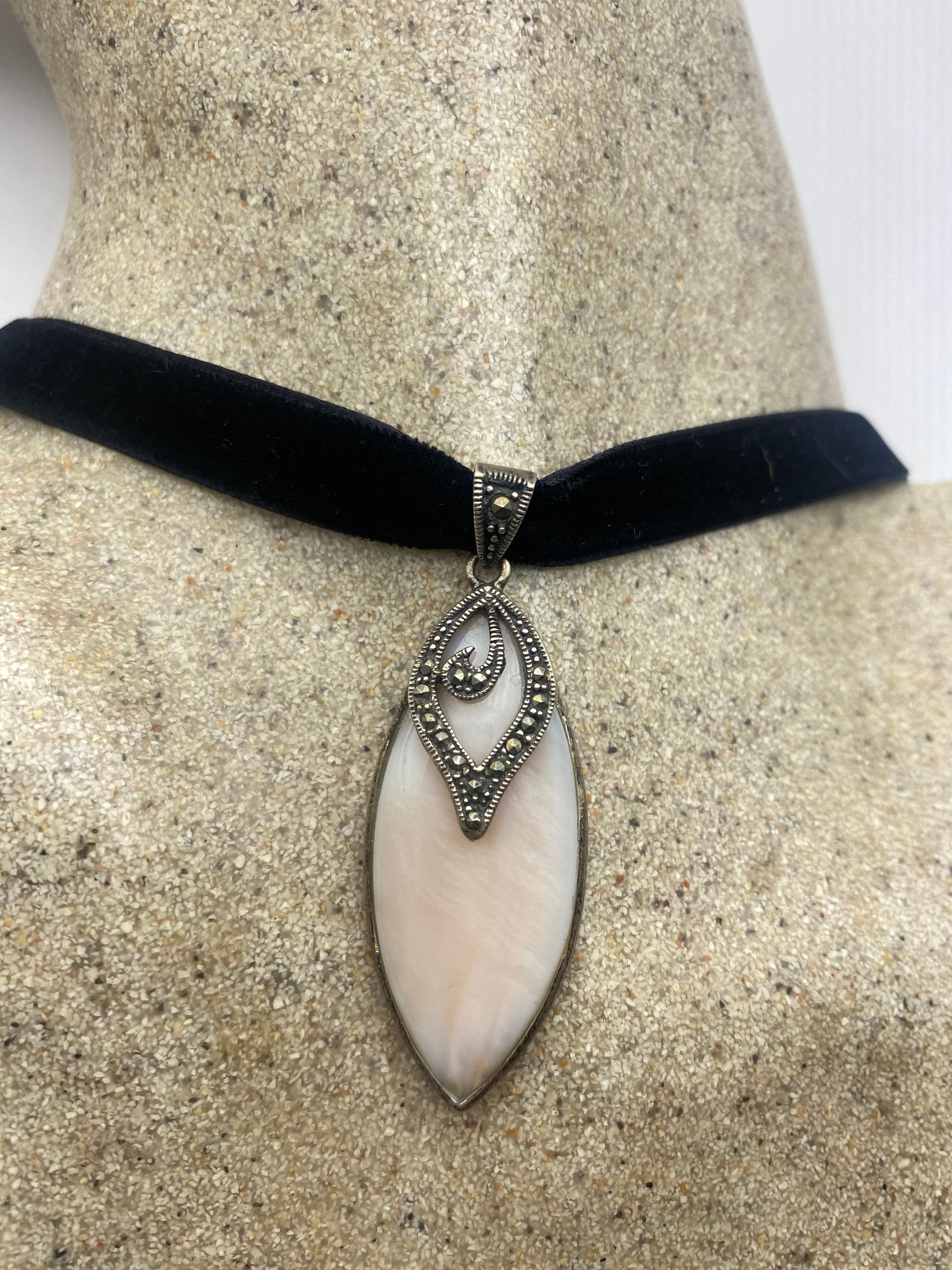 Vintage Marcasite 925 Sterling Silver Mother of Pearl Pendant Necklace