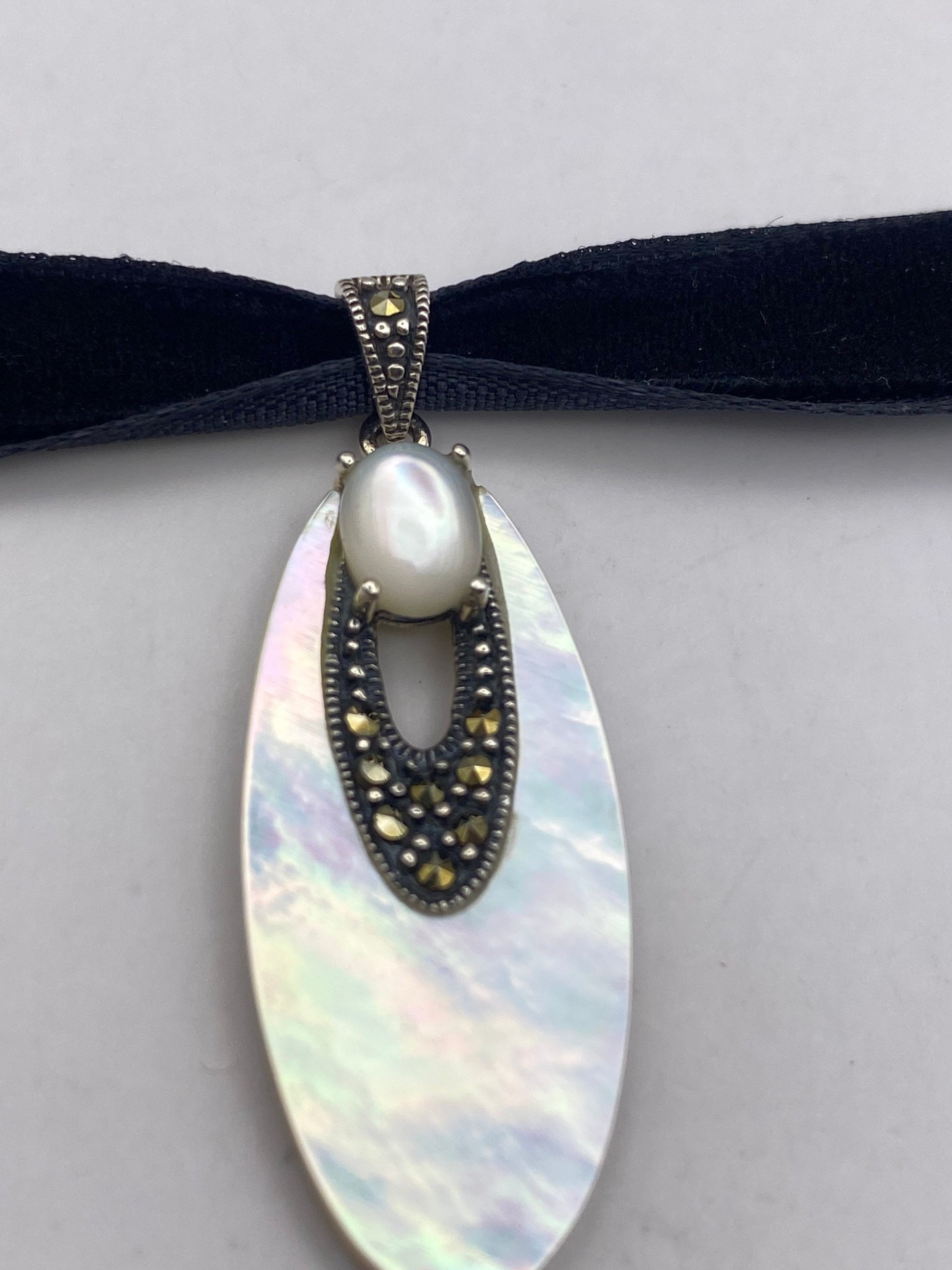 Vintage Marcasite 925 Sterling Silver Mother of Pearl Pendant Necklace