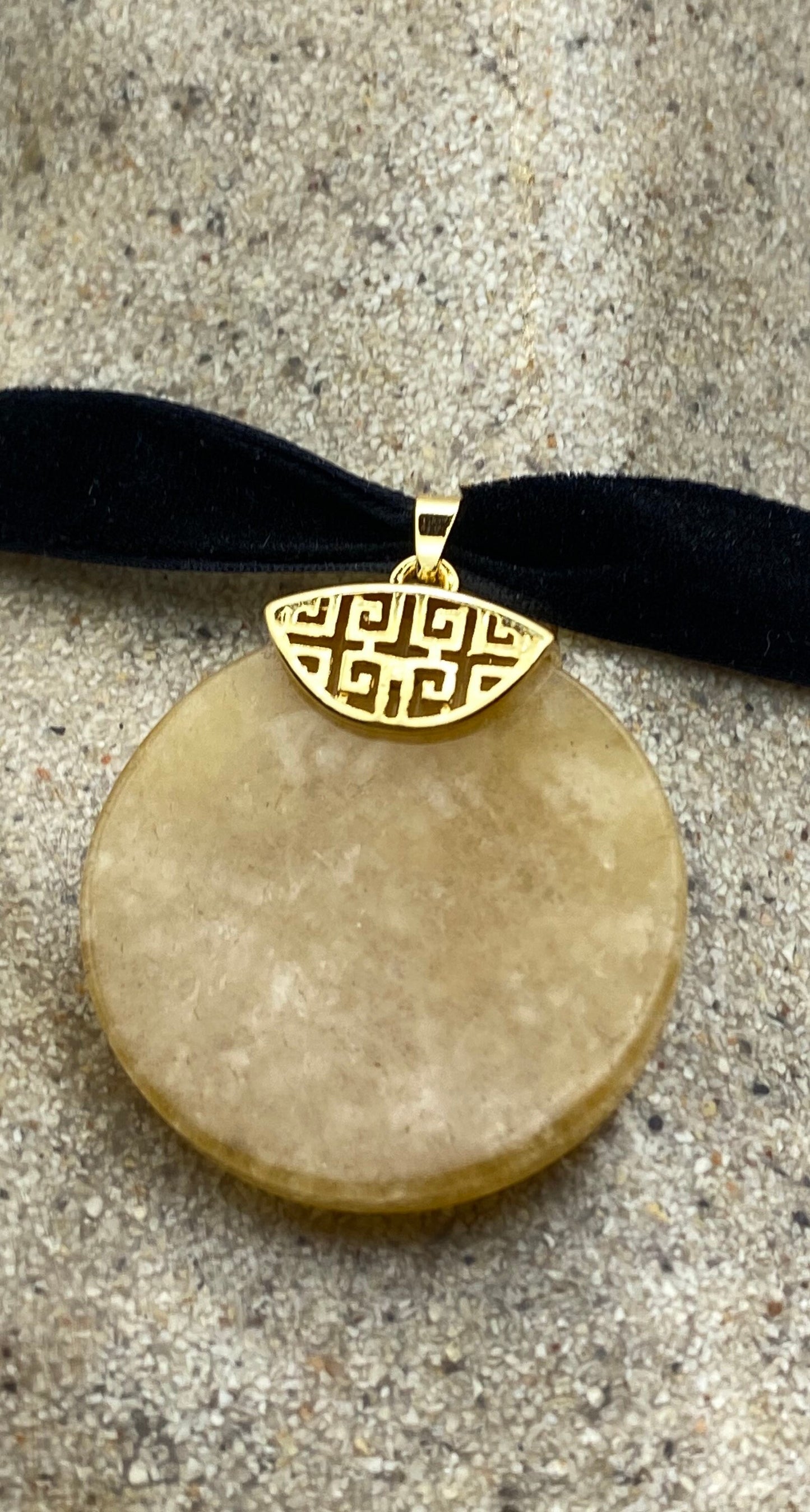 Vintage Butterscotch Jade Choker Gold Finish Necklace Pendant