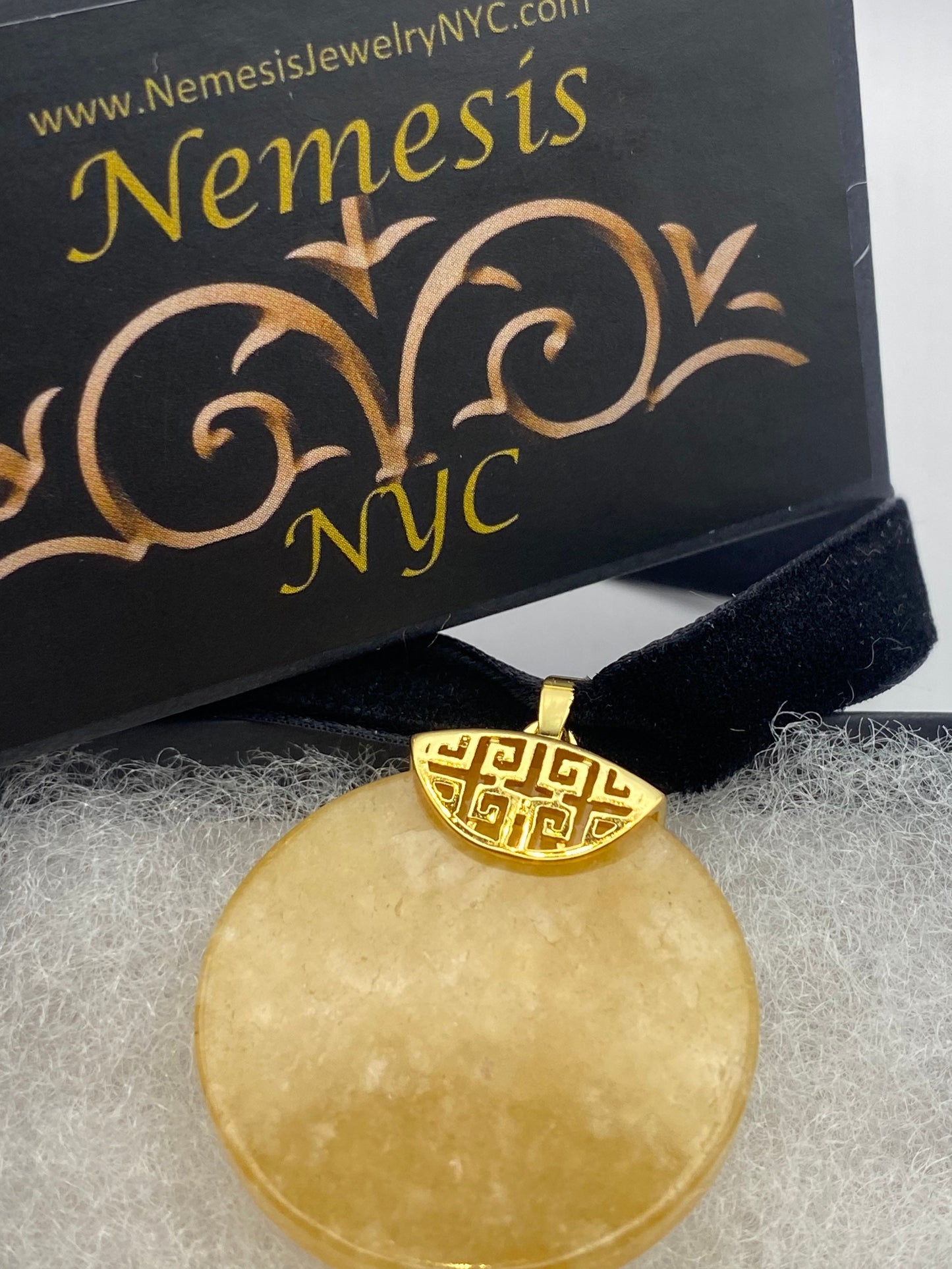 Vintage Butterscotch Jade Choker Gold Finish Necklace Pendant