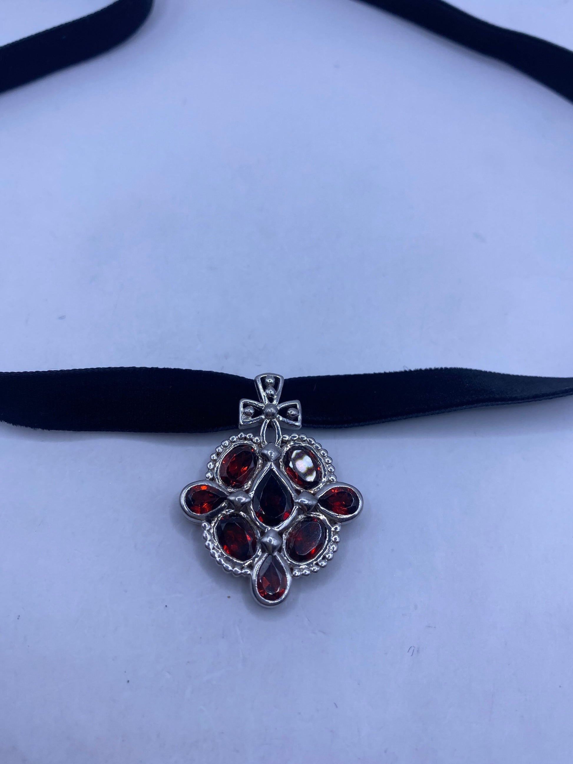 Vintage 925 Sterling Silver Red Garnet Choker Pendant Necklace
