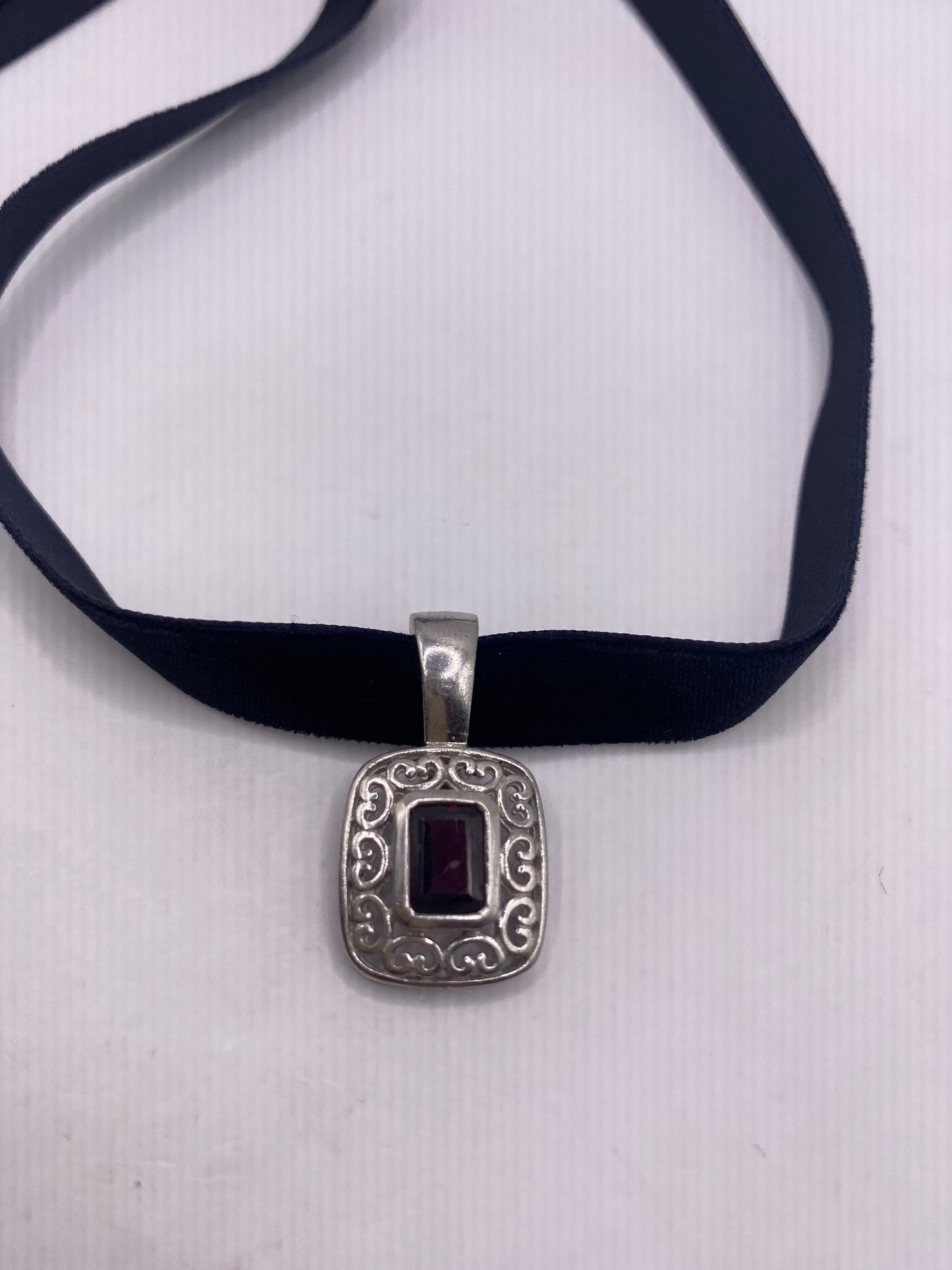 Vintage 925 Sterling Silver Red Garnet Choker Pendant Necklace